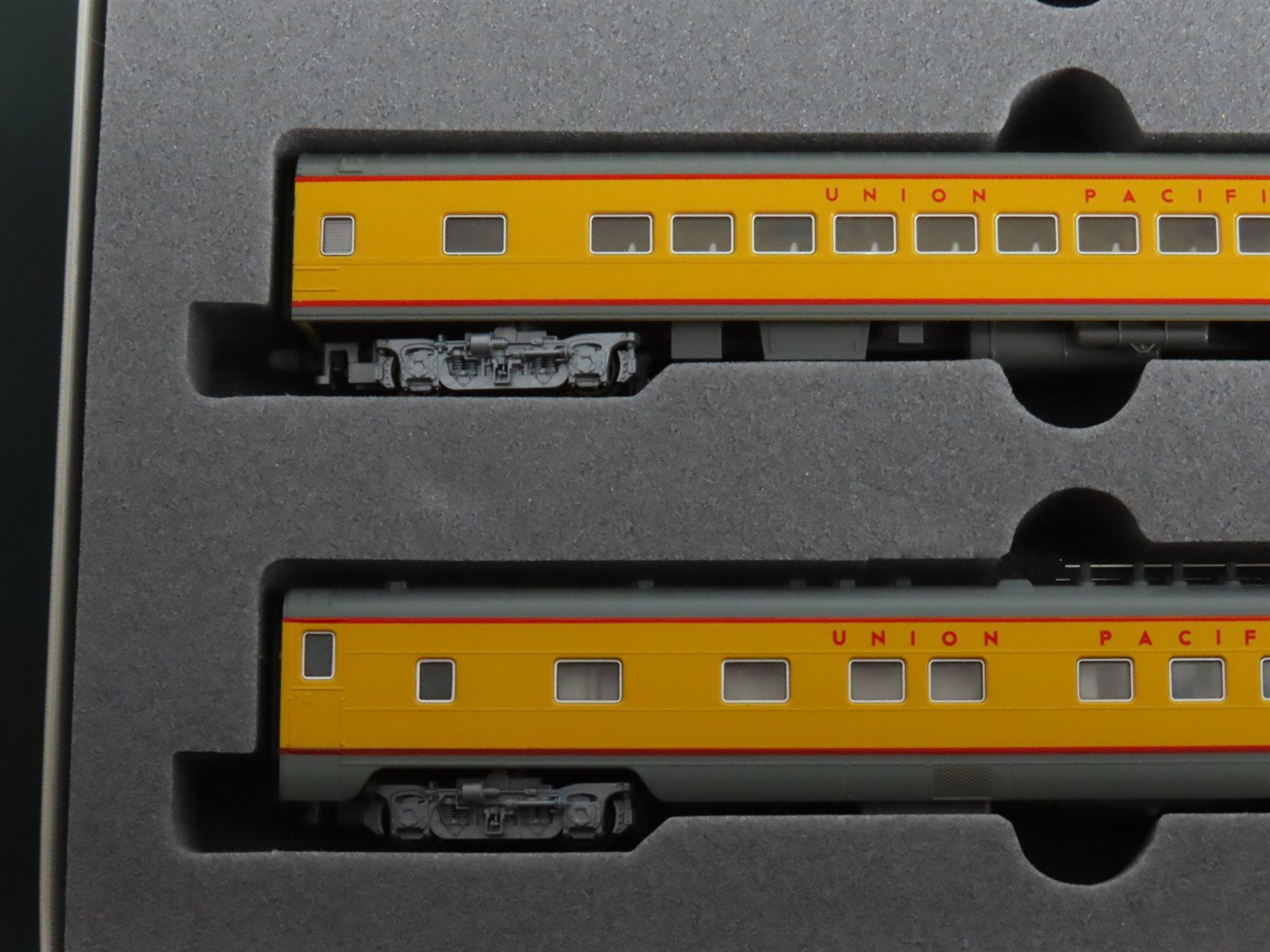 N Scale Kato 106-014 UP Union Pacific Smooth Side Passenger 6-Car Set