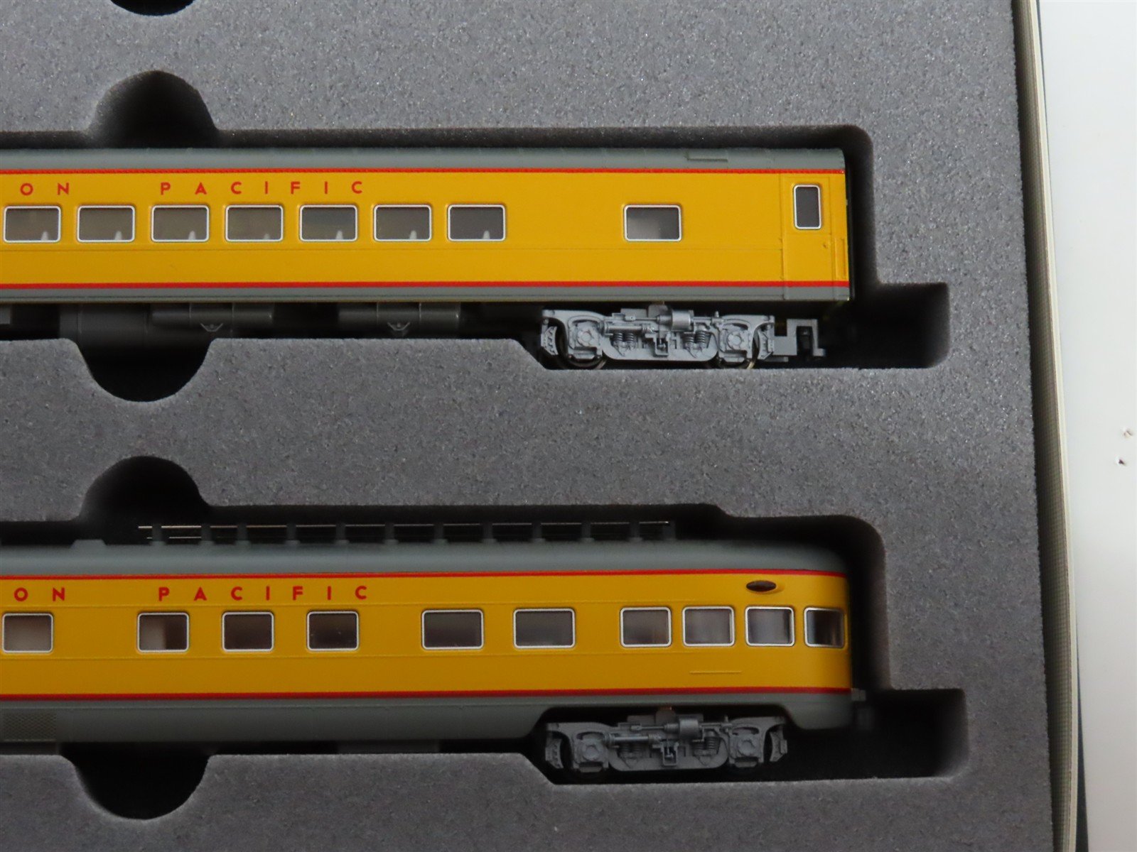 N Scale Kato 106-014 UP Union Pacific Smooth Side Passenger 6-Car Set