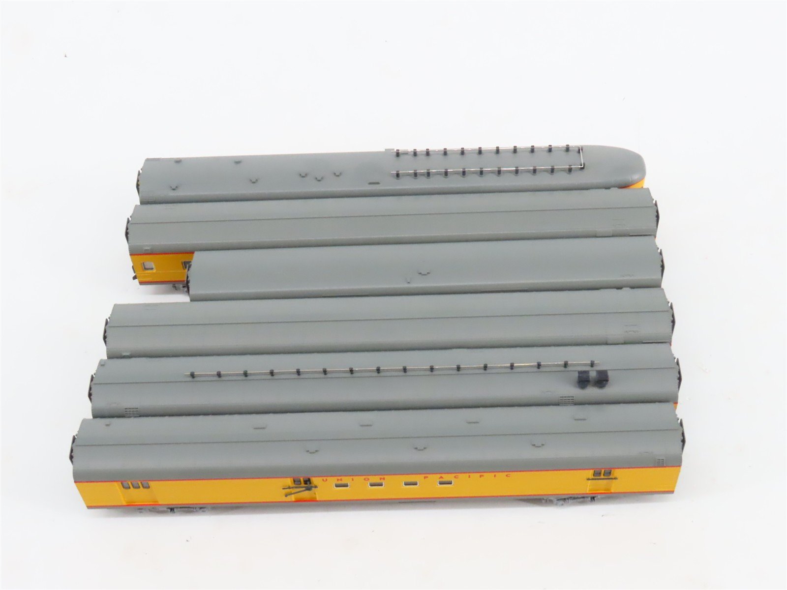 N Scale Kato 106-014 UP Union Pacific Smooth Side Passenger 6-Car Set