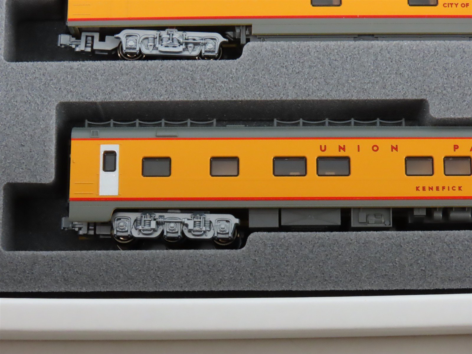 N Scale Kato 106-086 UP Union Pacific Excursion Passenger 7-Car Set