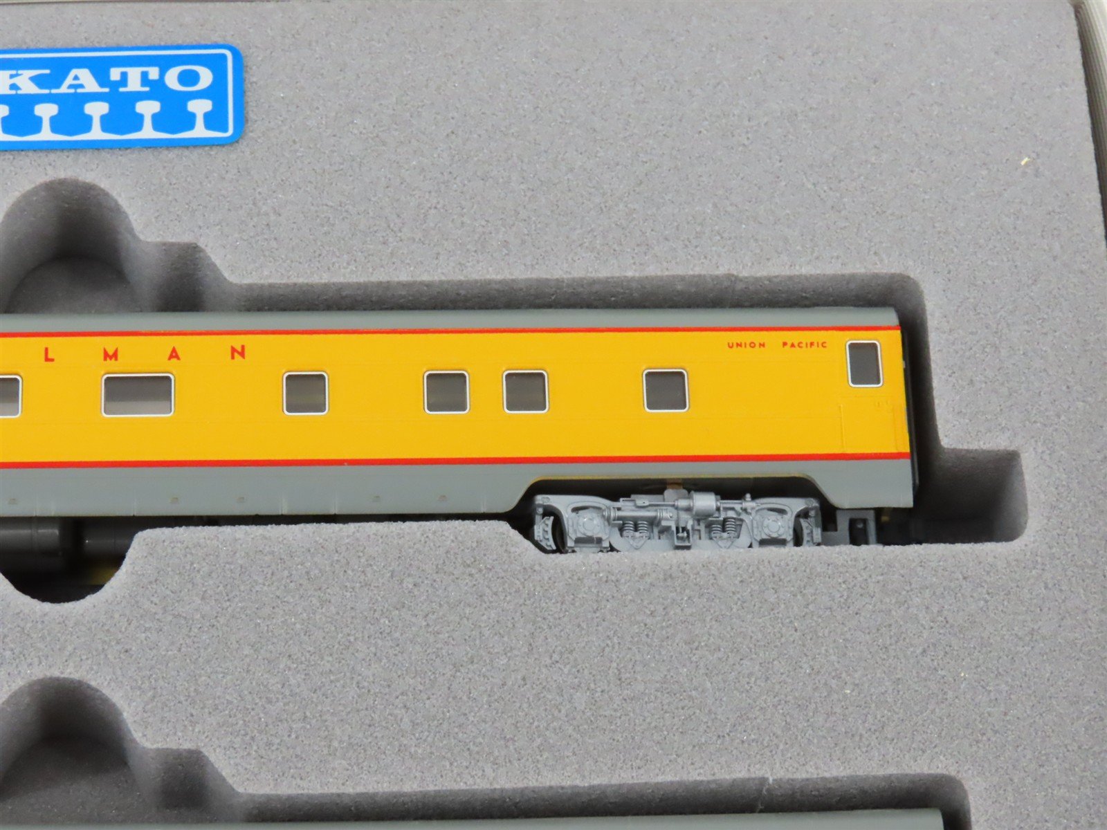 N Scale Kato 106-024 UP Union Pacific Smooth Side Passenger 4-Car Set