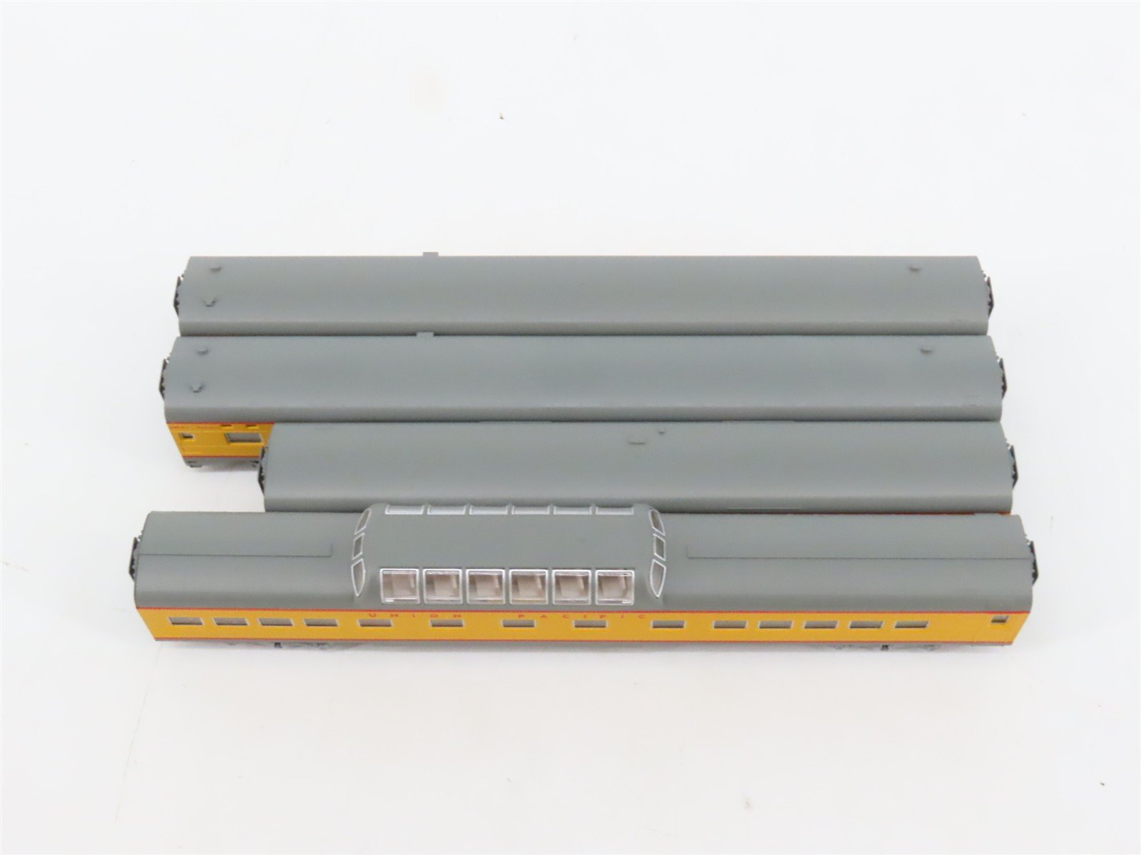 N Scale Kato 106-024 UP Union Pacific Smooth Side Passenger 4-Car Set