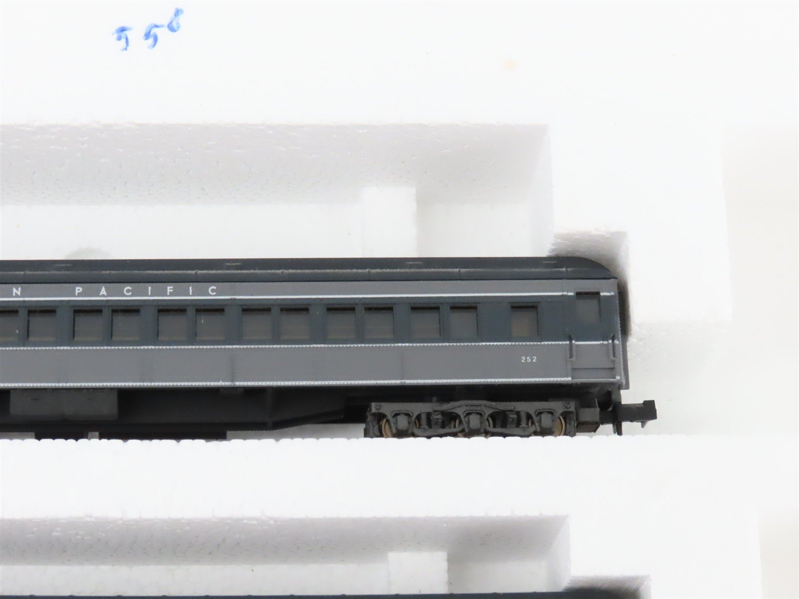 N Scale Rivarossi 0550 UP Union Pacific Coach/Combine/Obs Passenger 3-Car Set