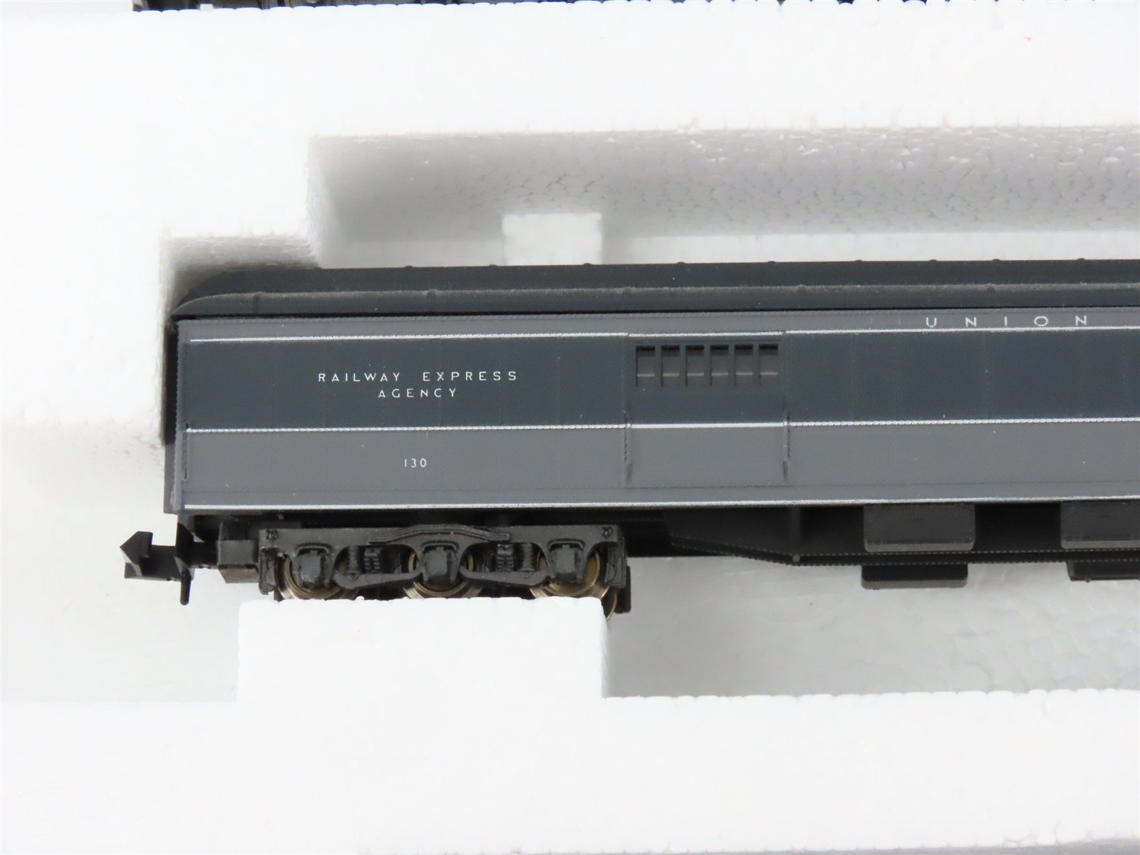 N Scale Rivarossi 0550 UP Union Pacific Coach/Combine/Obs Passenger 3-Car Set