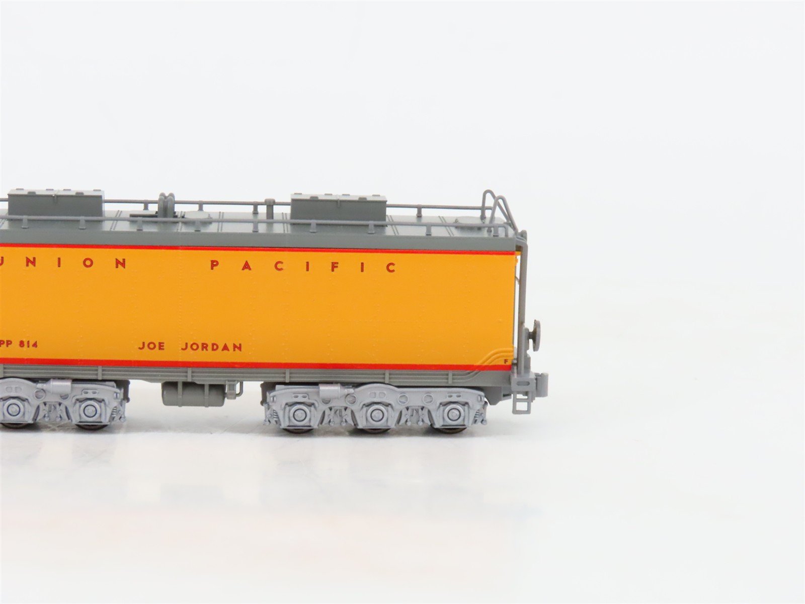 N Scale KATO 106-085 UP Union Pacific Water Tenders 2-Car Set