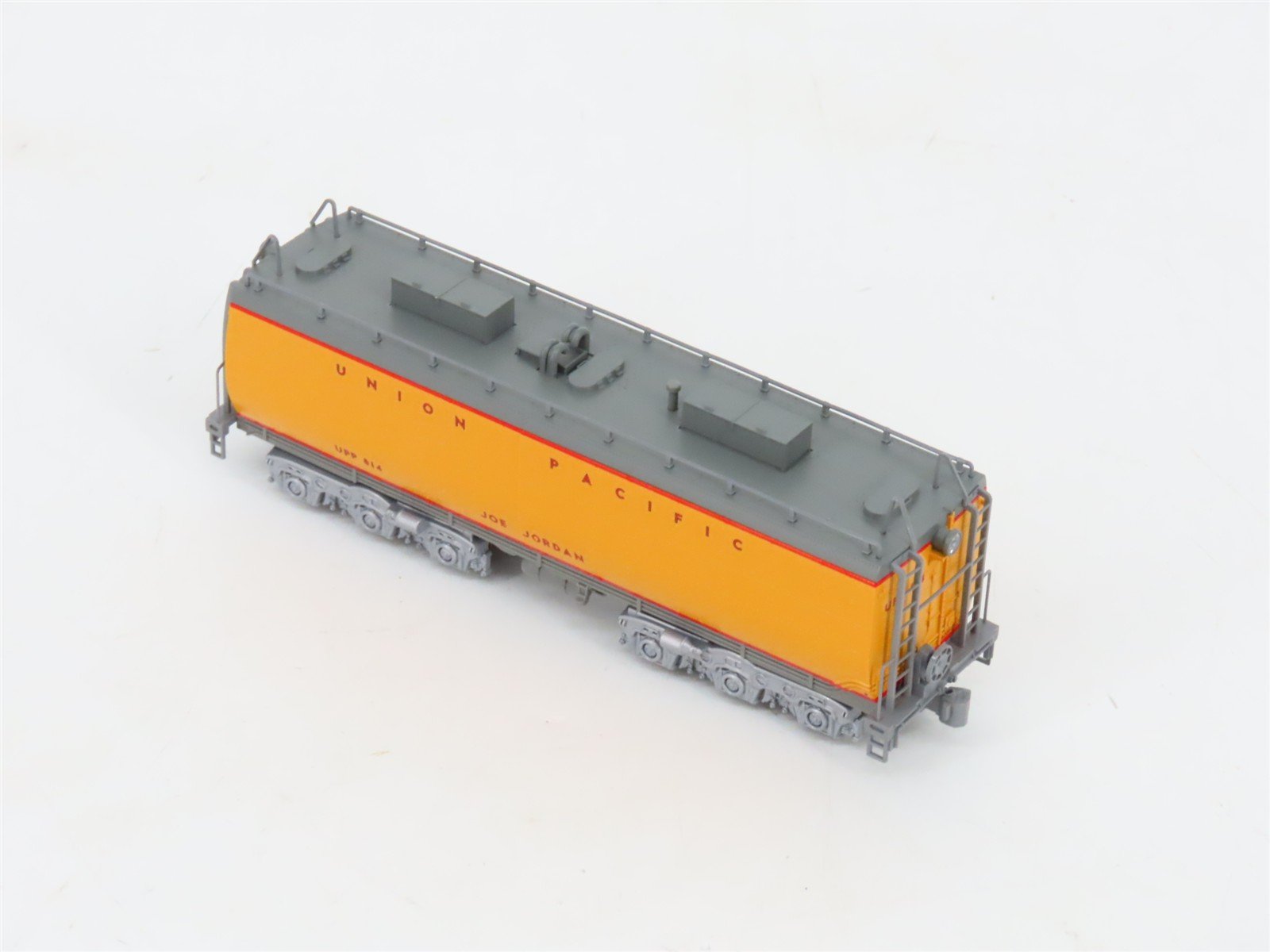 N Scale KATO 106-085 UP Union Pacific Water Tenders 2-Car Set