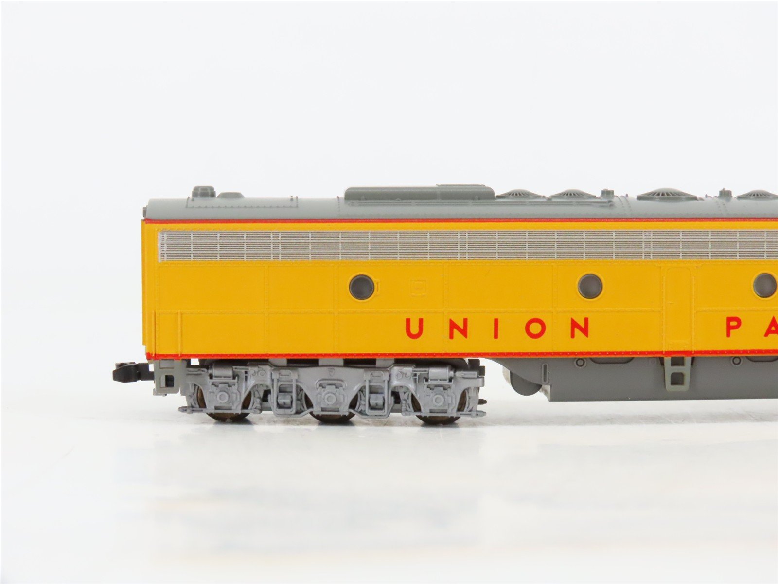 N Scale KATO 176-294 UP Union Pacific E8/9B Diesel Locomotive #935B