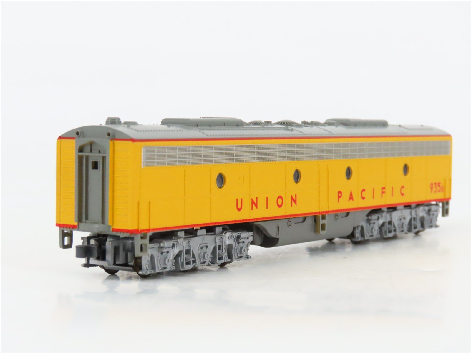 N Scale KATO 176-294 UP Union Pacific E8/9B Diesel Locomotive #935B