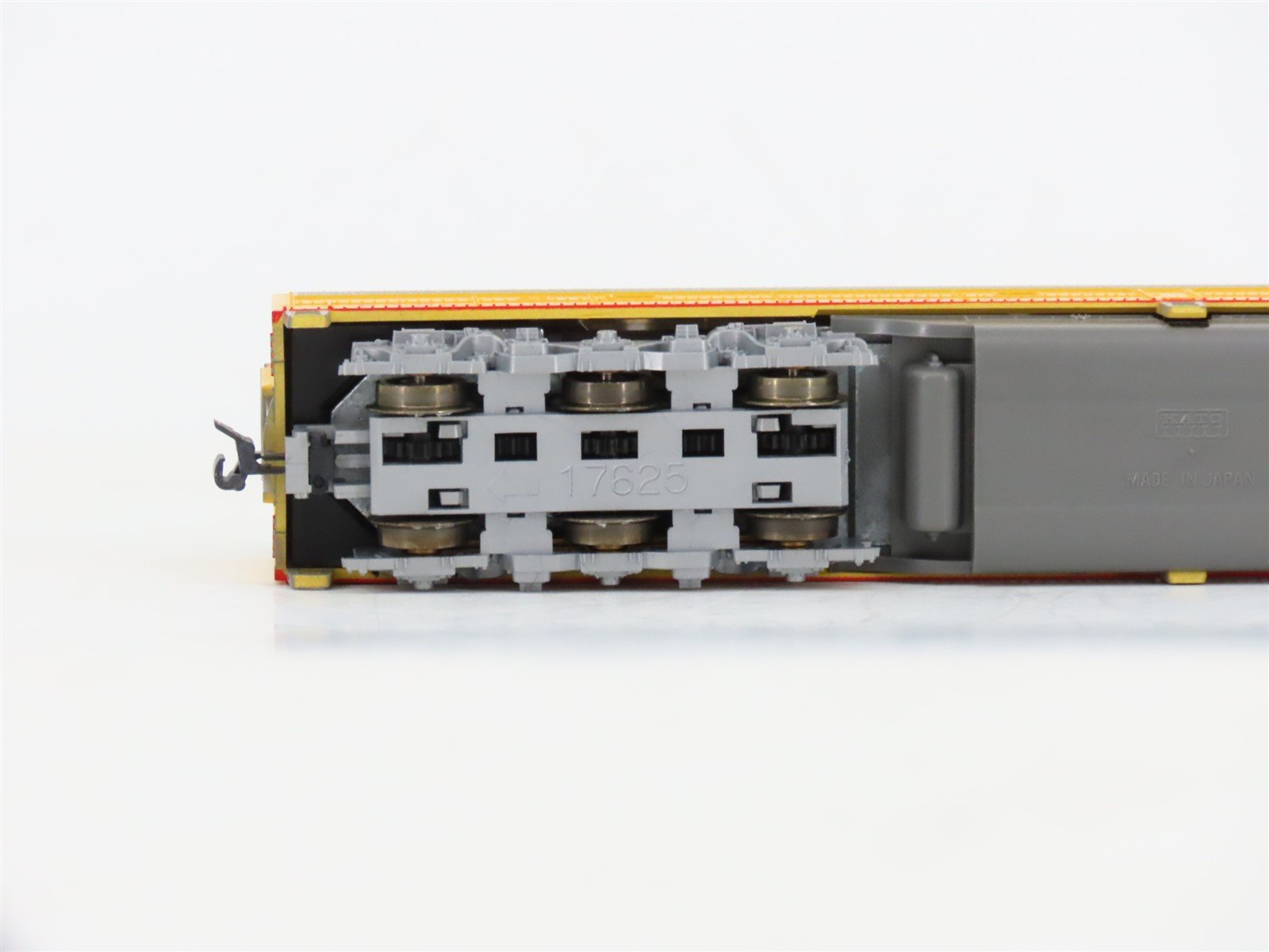 N Scale KATO 176-294 UP Union Pacific E8/9B Diesel Locomotive #935B