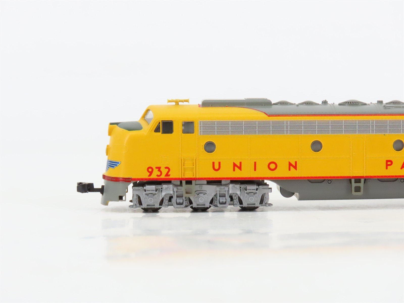 N Scale KATO 176-266 UP Union Pacific EMD E8/9A Diesel Locomotive #932