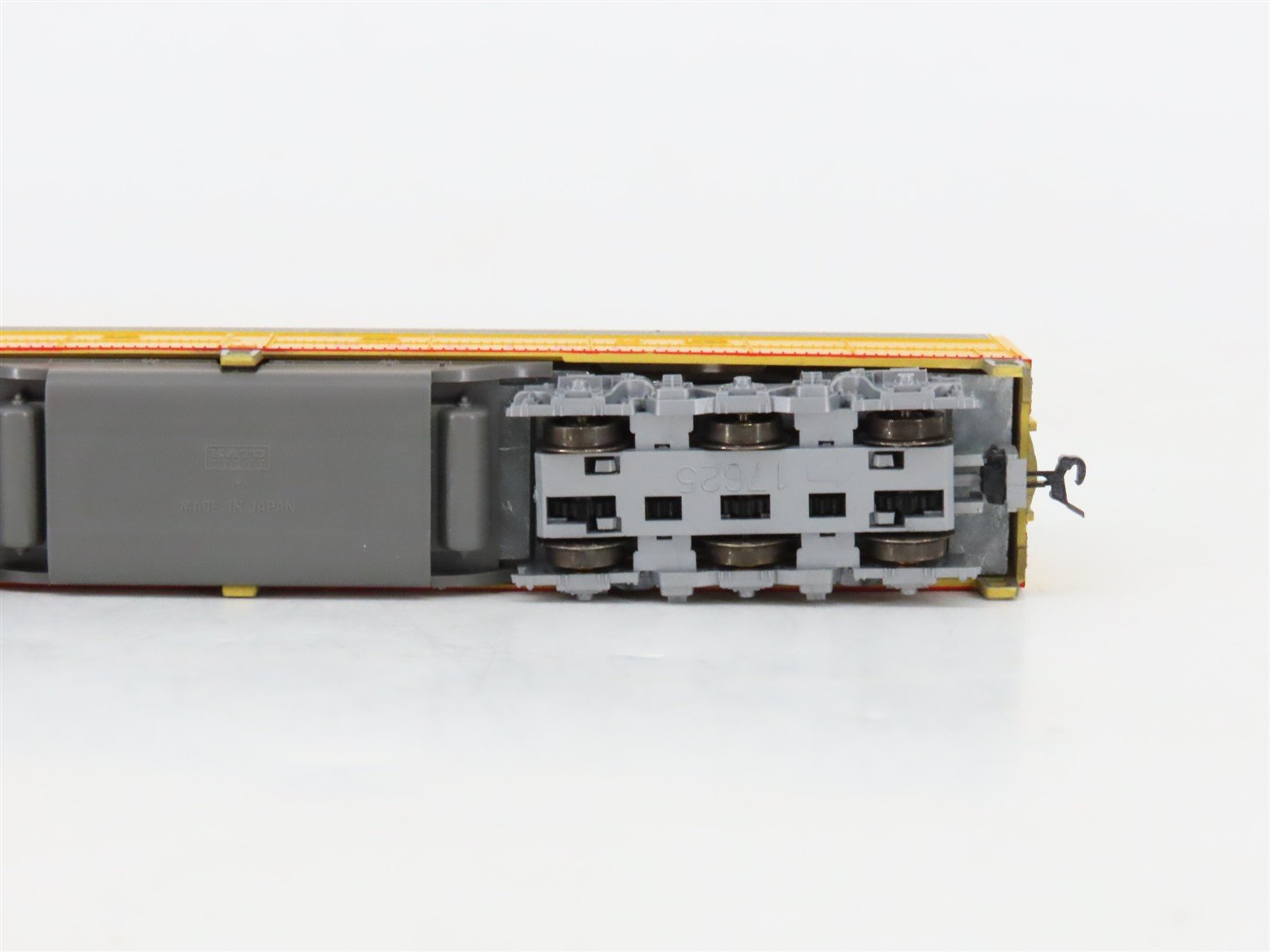 N Scale KATO 176-266 UP Union Pacific EMD E8/9A Diesel Locomotive #932