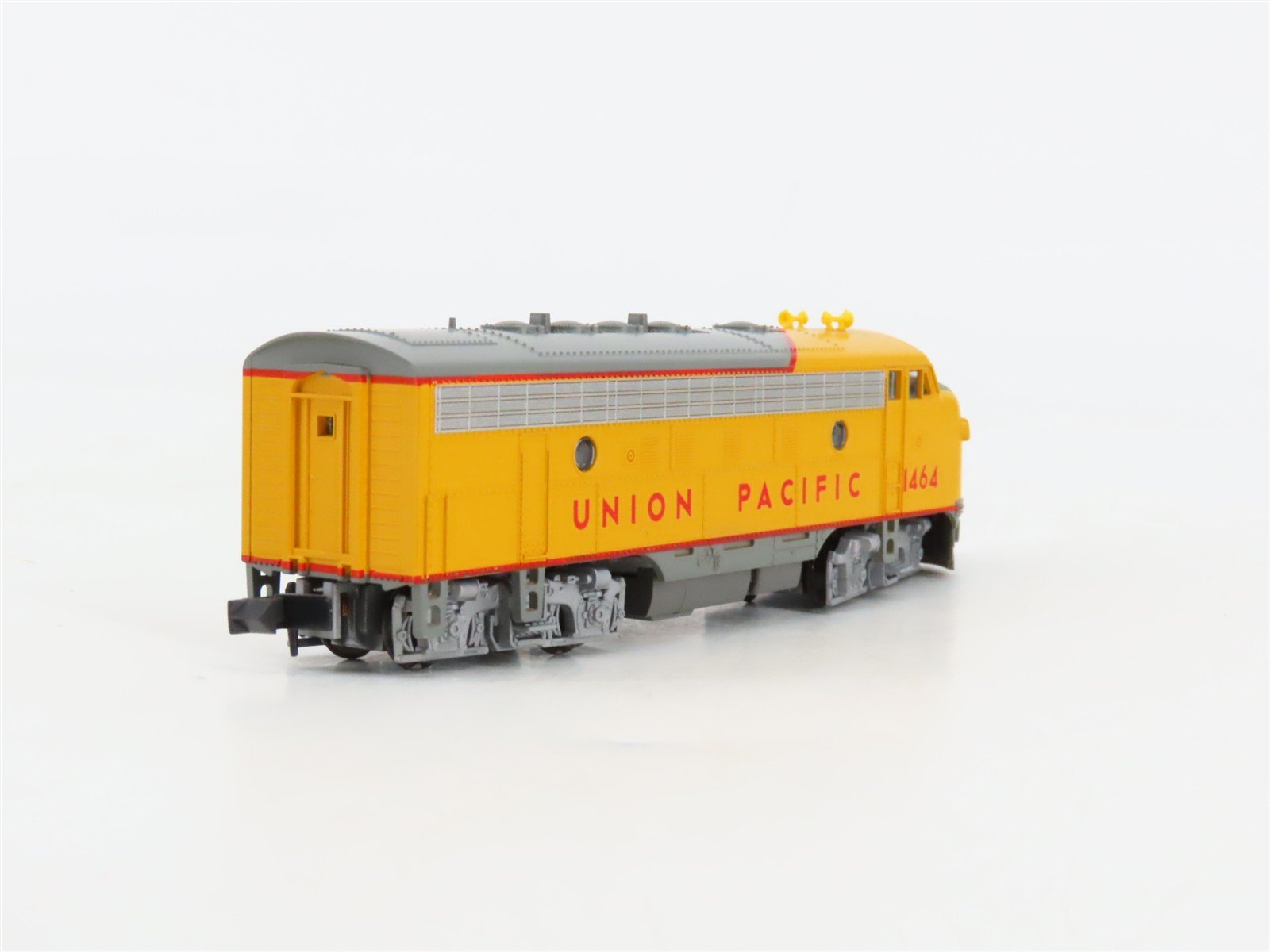N Scale KATO 176-216 UP Union Pacific EMD F7A Diesel Locomotive #1464