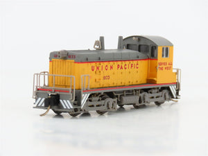 N Scale Life-Like 7897 UP Union Pacific EMD SW9/1200 Diesel Switcher #1833