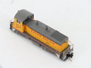 N Scale Life-Like 7897 UP Union Pacific EMD SW9/1200 Diesel Switcher #1833
