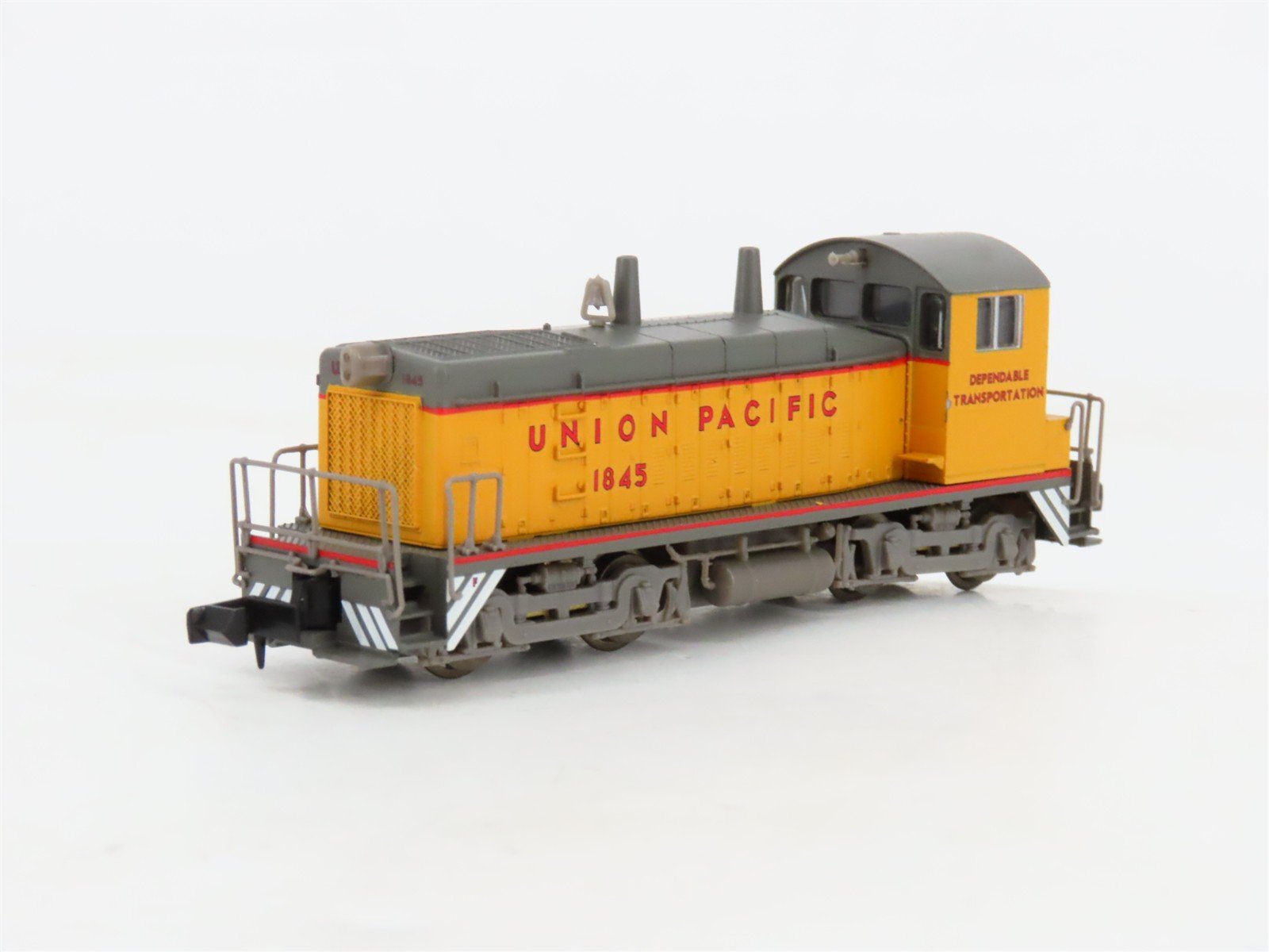 N Scale Life-Like 7520 UP Union Pacific EMD SW9/1200 Diesel Switcher #1845