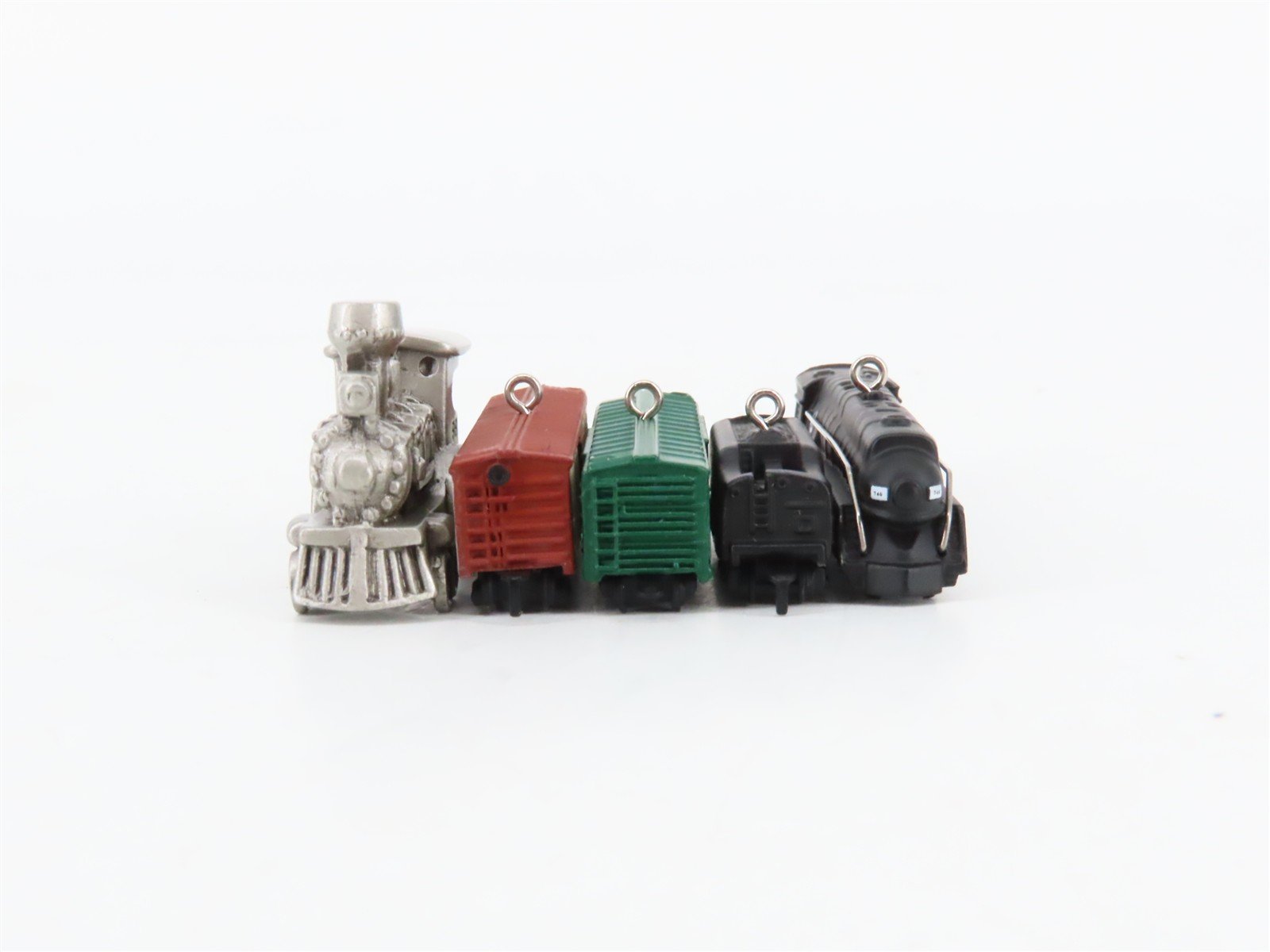 LOT of 5 Lionel/Keepsake Steam Locomotive & Freight Cars Ornaments