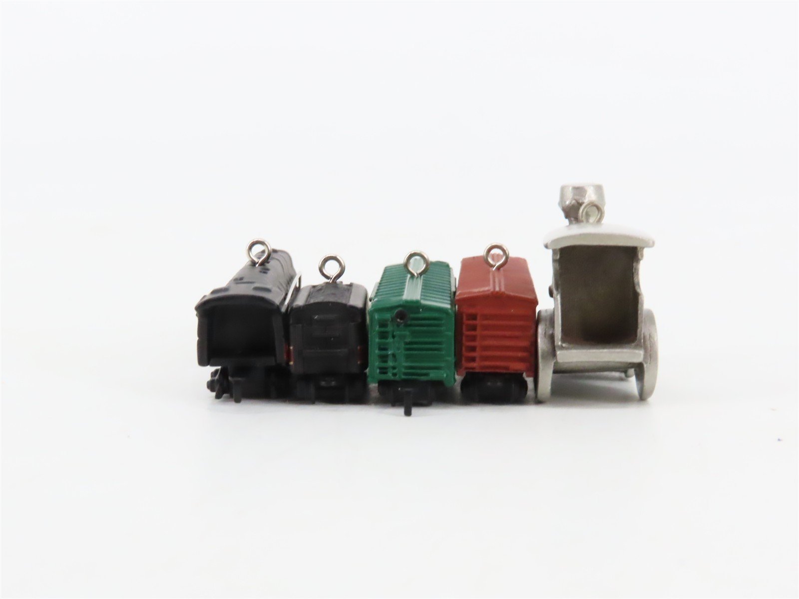 LOT of 5 Lionel/Keepsake Steam Locomotive & Freight Cars Ornaments