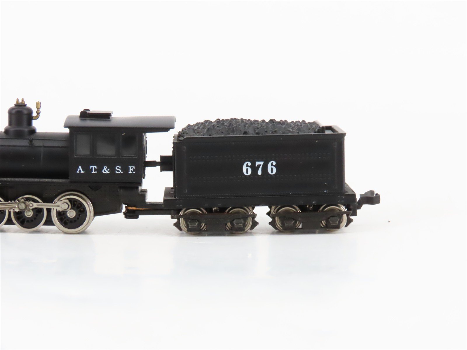 N Scale Roundhouse 8008 ATSF Santa Fe 2-8-0 Steam Locomotive #676