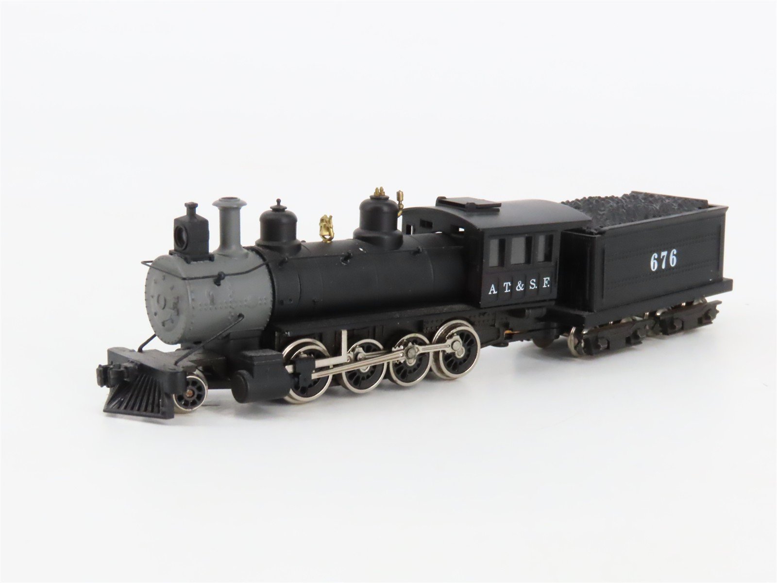 N Scale Roundhouse 8008 ATSF Santa Fe 2-8-0 Steam Locomotive #676
