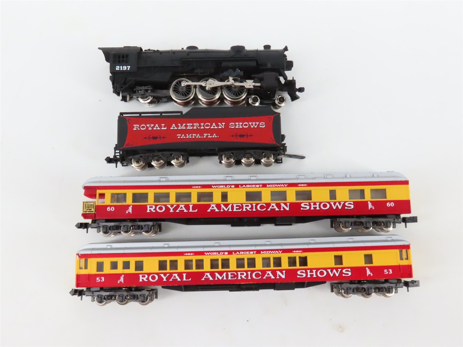 N Scale Con-Cor 0001-008513 Royal American Shows Steam Passenger Set