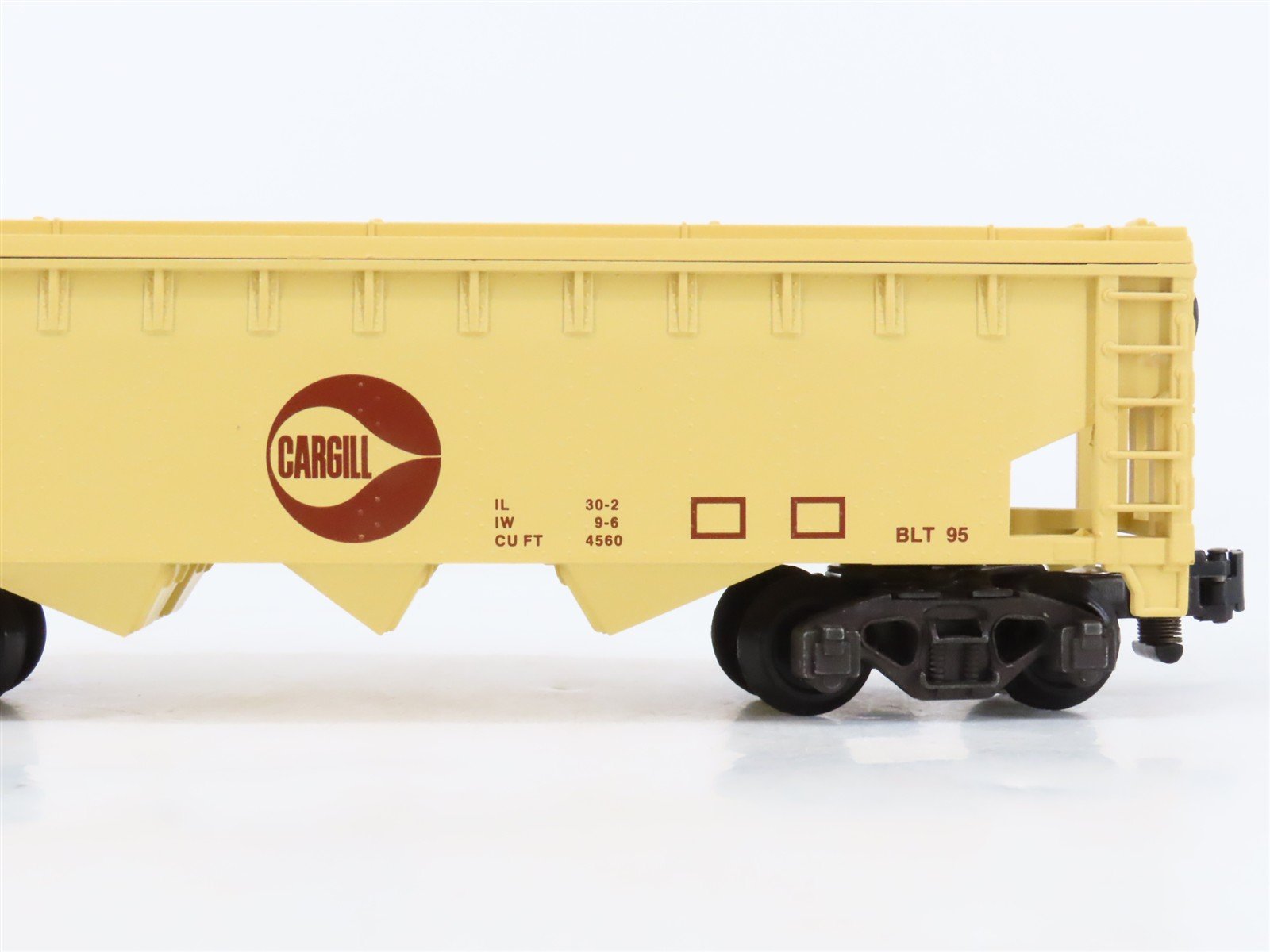 S Scale American Flyer 6-48611 CAR Cargill 3-Bay Covered Hopper #48611