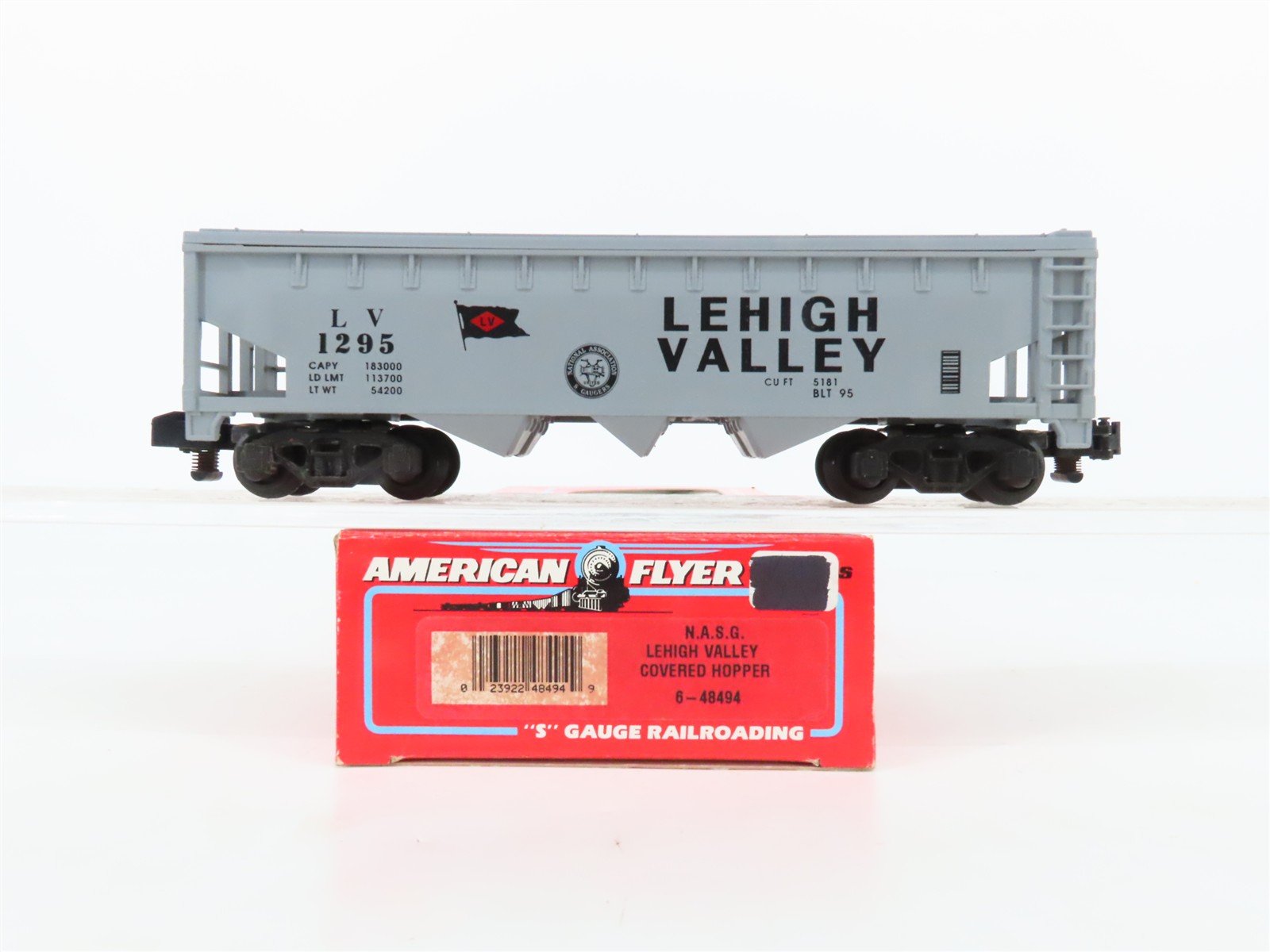 S Scale American Flyer 6-48494 LV Lehigh Valley 3-Bay Covered Hopper #1295