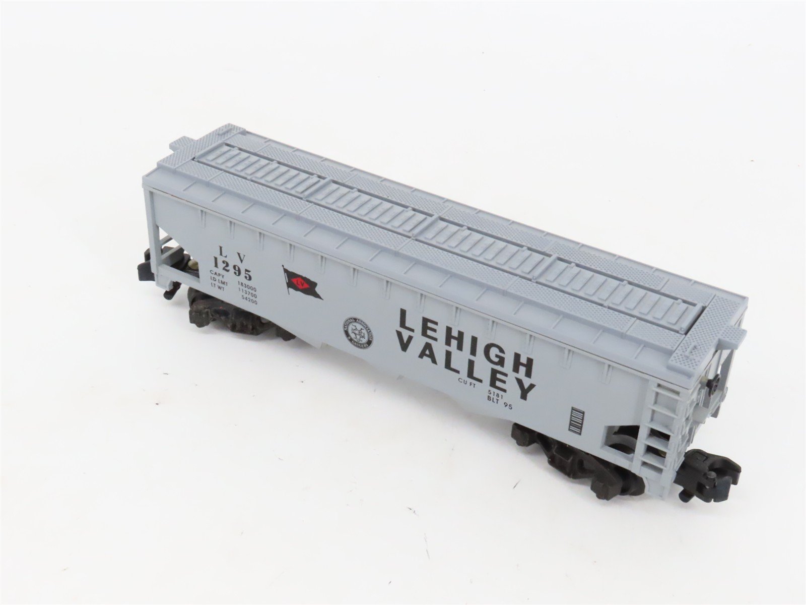 S Scale American Flyer 6-48494 LV Lehigh Valley 3-Bay Covered Hopper #1295