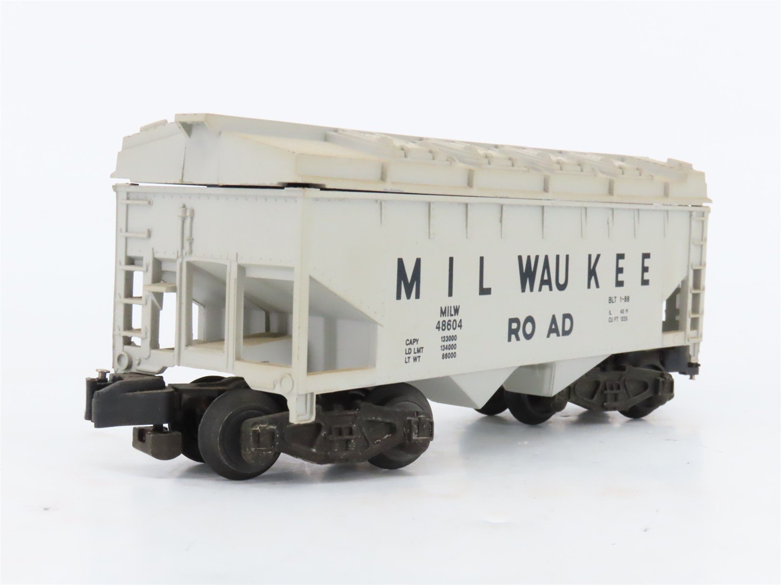 S Scale American Flyer 6-48604 MILW Milwaukee Road 2--Bay Covered Hopper #48604