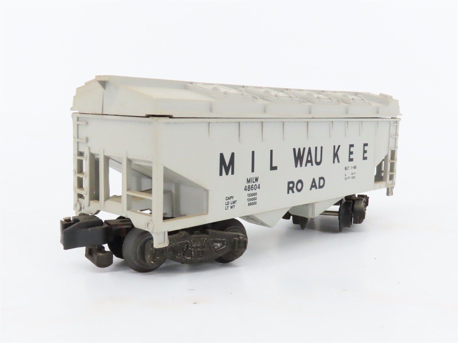 S Scale American Flyer 6-48604 MILW Milwaukee Road 2--Bay Covered Hopper #48604