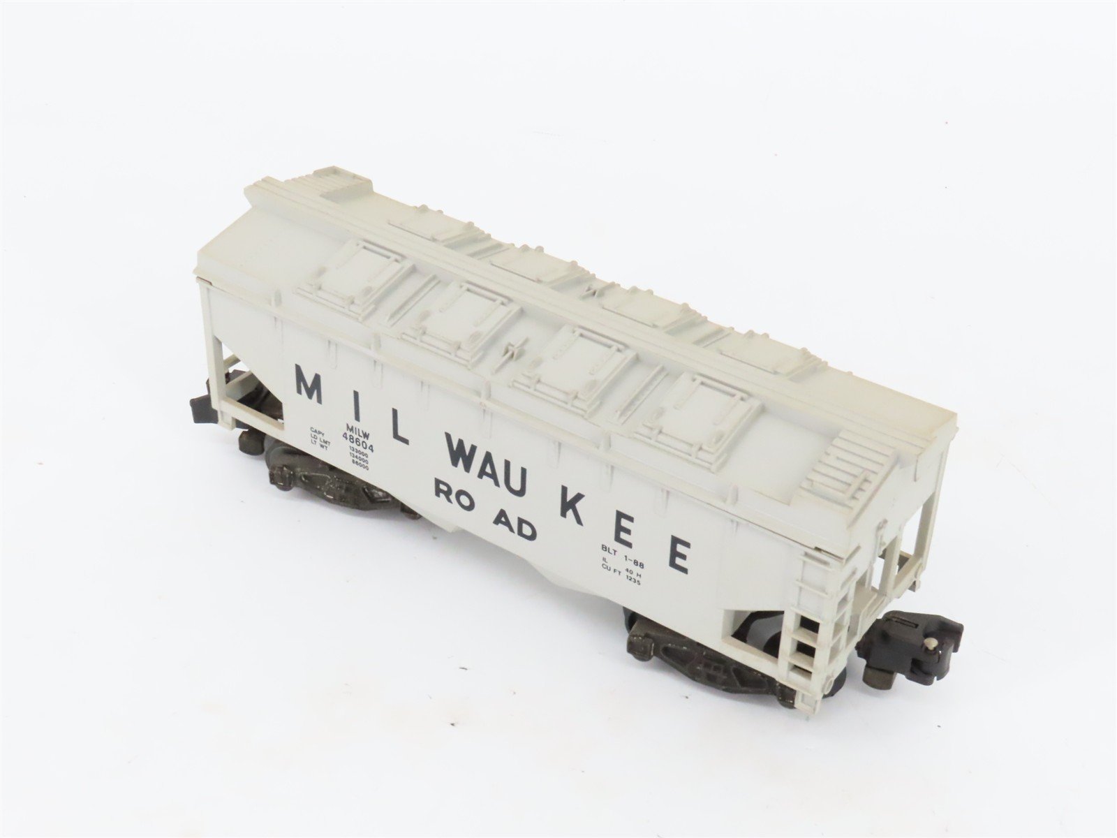 S Scale American Flyer 6-48604 MILW Milwaukee Road 2--Bay Covered Hopper #48604