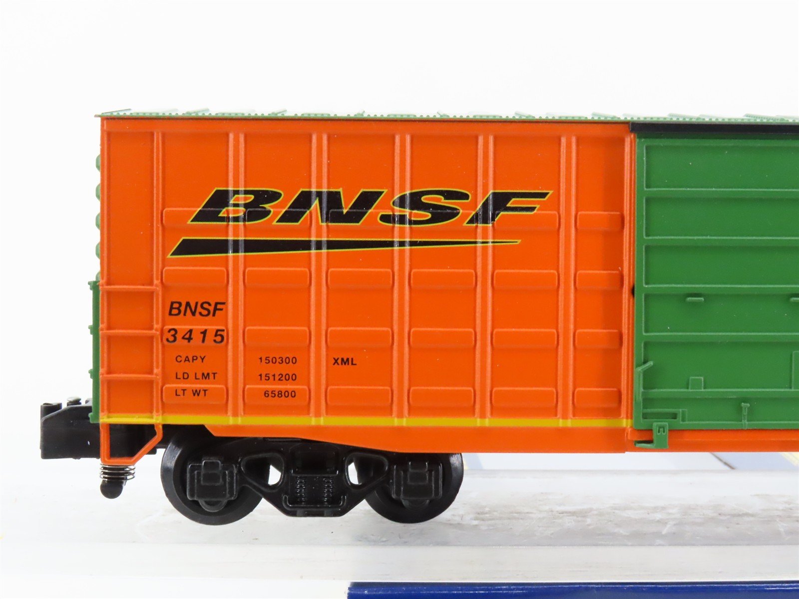 S Gauge Gilbert American Flyer 6-41021 BNSF Railway Waffle Sided Box Car #3415