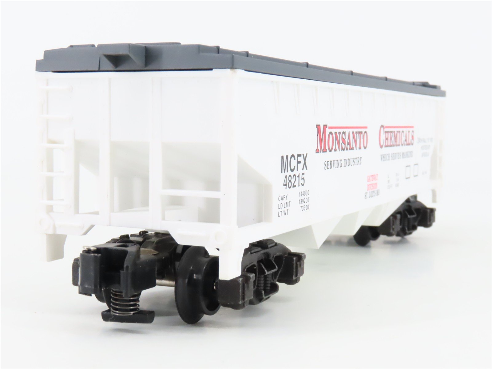 S Gilbert American Flyer 6-48215 MCFX Monsanto Chemicals 3-Bay Hopper #48215