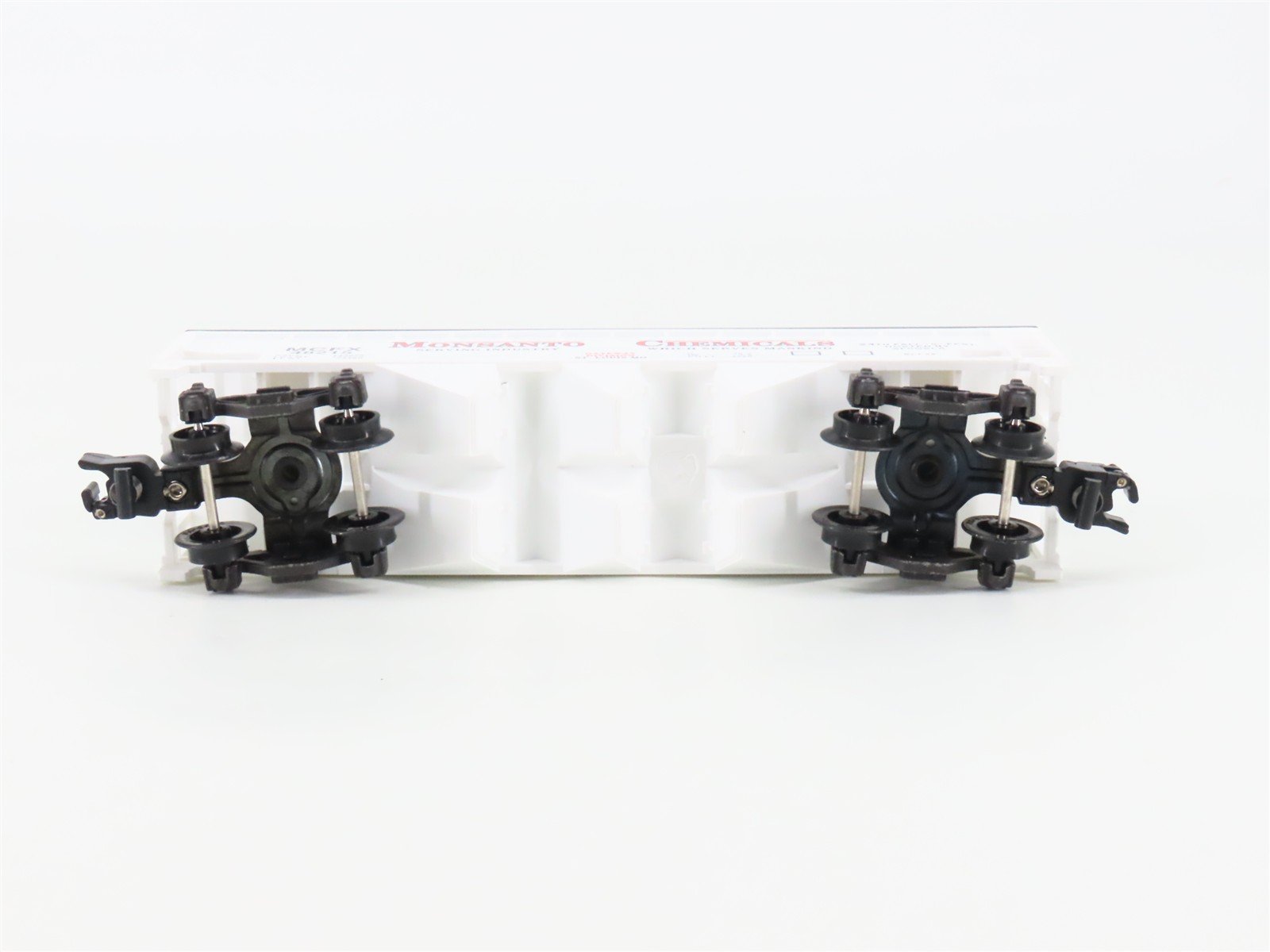 S Gilbert American Flyer 6-48215 MCFX Monsanto Chemicals 3-Bay Hopper #48215