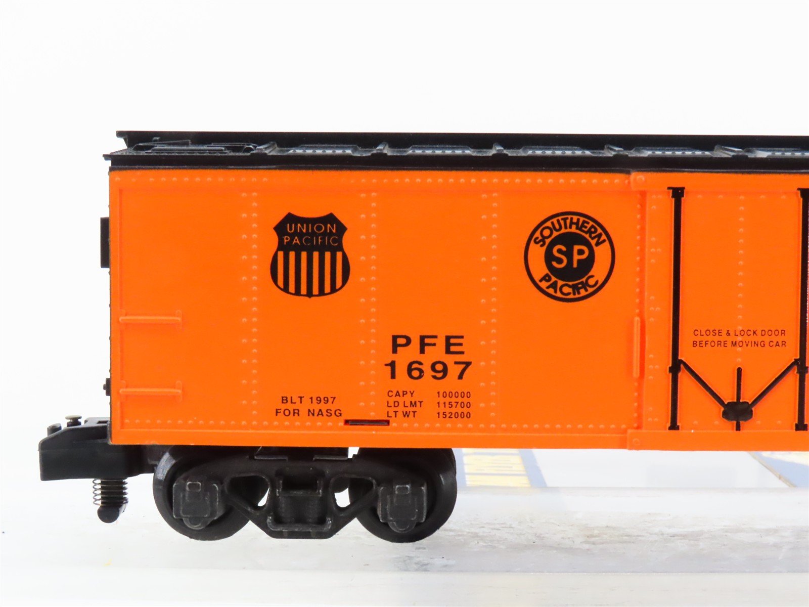 S Gauge Gilbert American Flyer 6-48205 PFE Pacific Fruit Express Reefer #1697