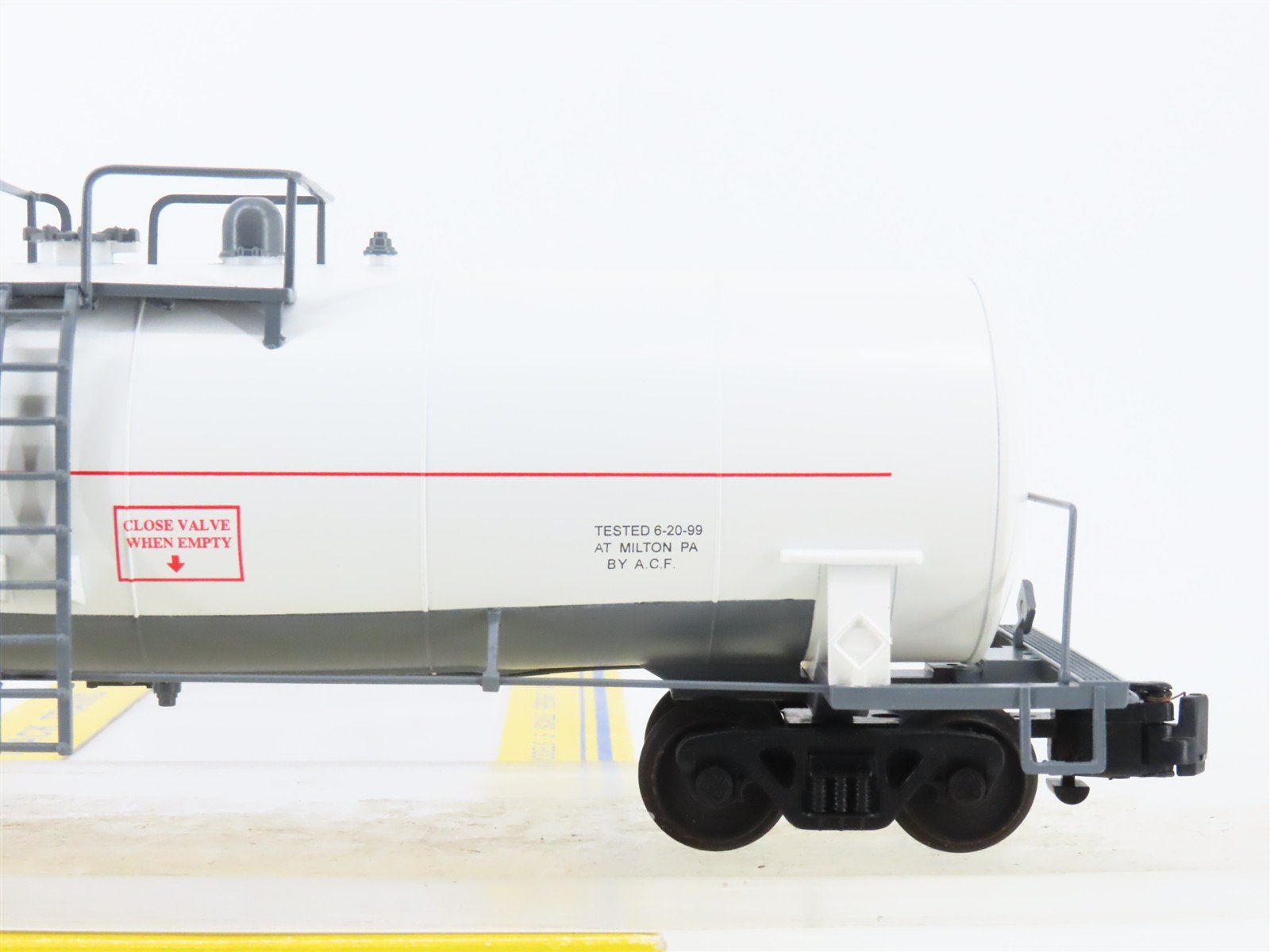 S Scale American Models 1999 TCA CHVX Chervon Single Dome Tankcar #4599