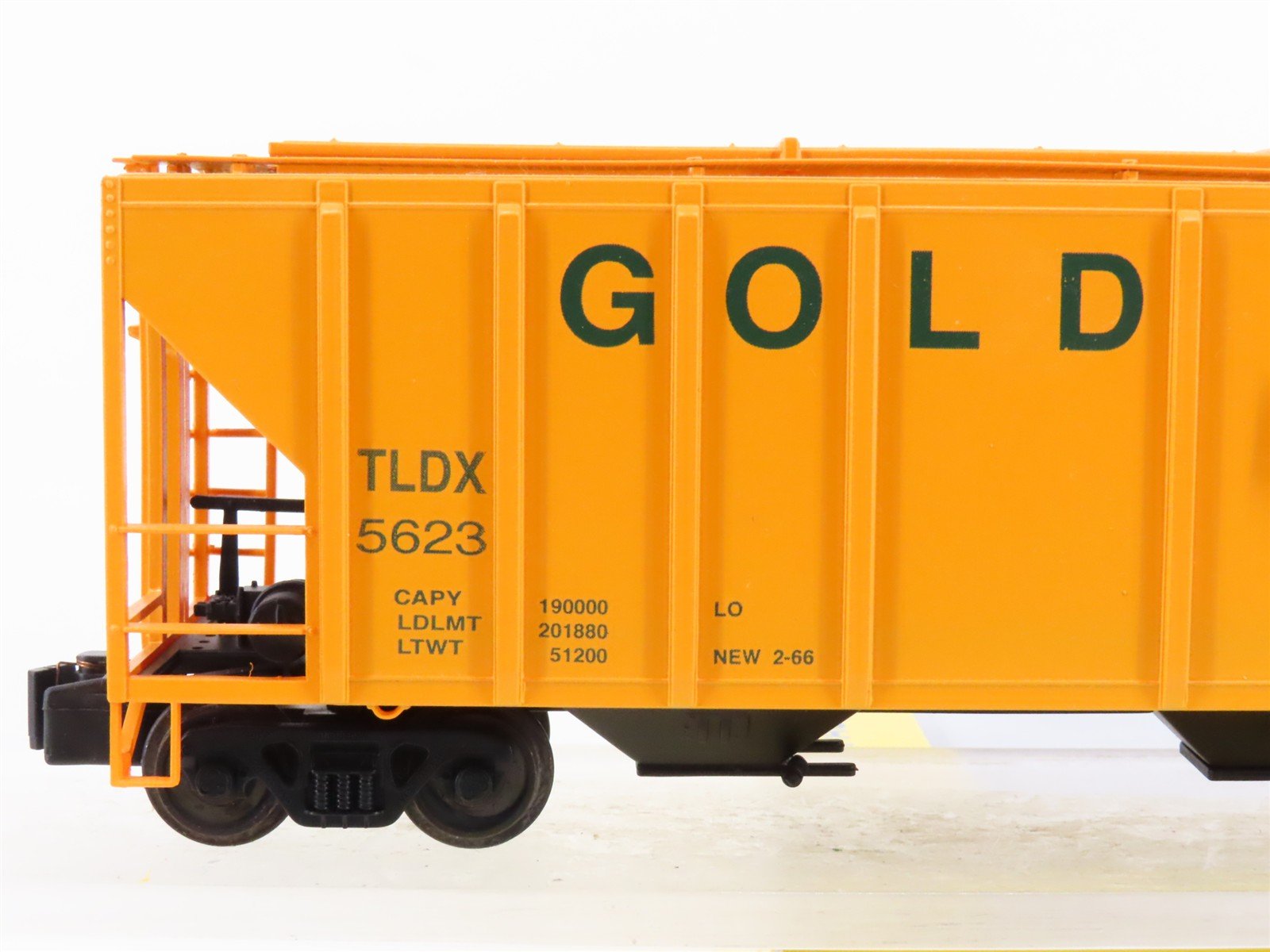S Scale American Models NASG 2021 TLDX Gold Kist 3-Bay Covered Hopper #5623