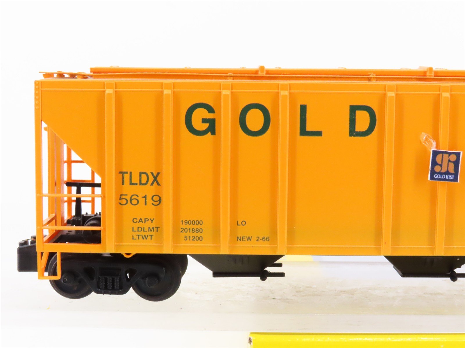 S Scale American Models NASG 2021 TLDX Gold Kist 3-Bay Covered Hopper #5623