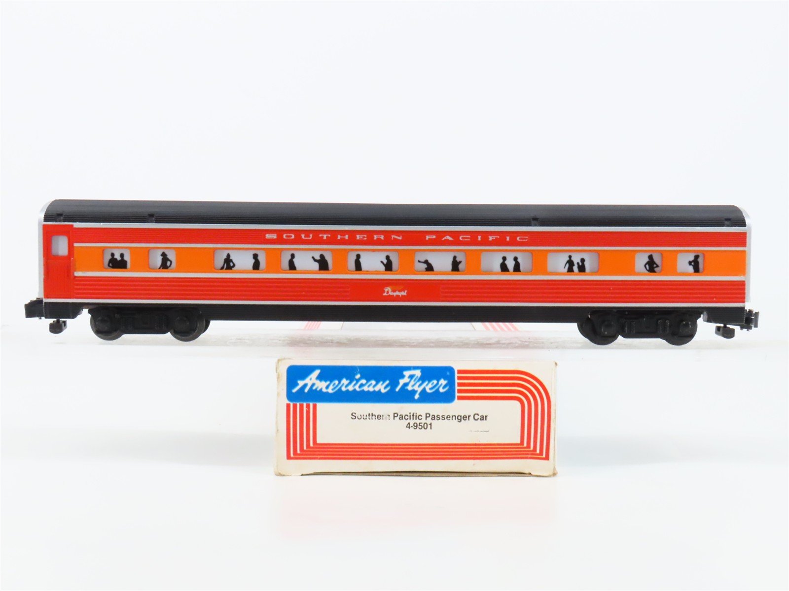 S American Flyer 4-9501 SP Southern Pacific Passenger Car w/Light
