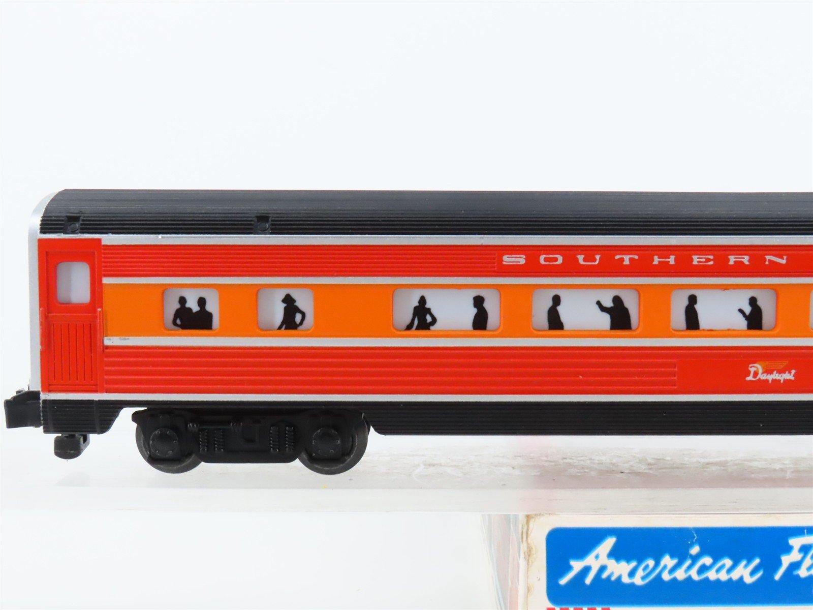S American Flyer 4-9501 SP Southern Pacific Passenger Car w/Light