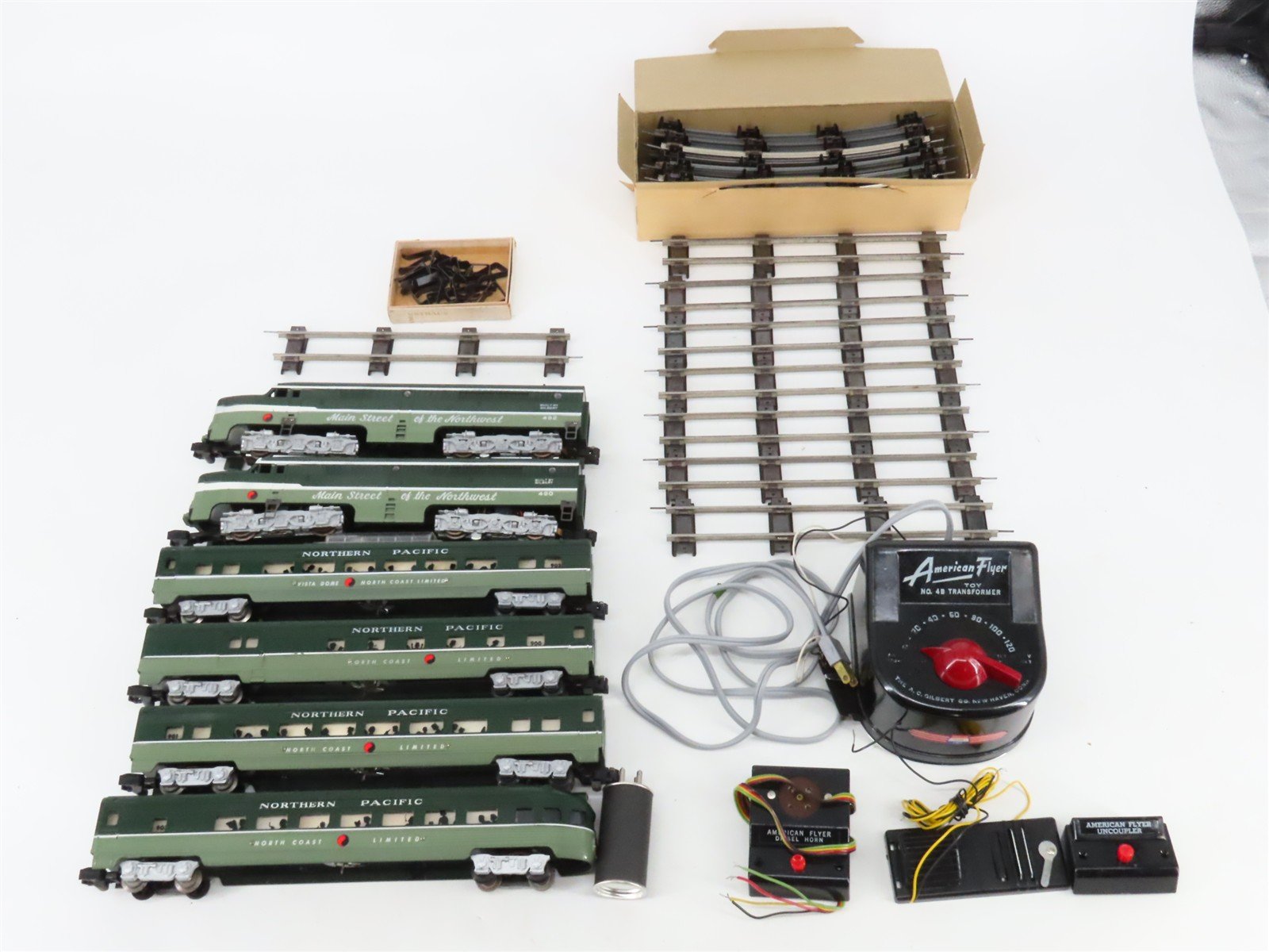 S Scale American Flyer NP Northern Pacific Diesel Passenger Set w/Track