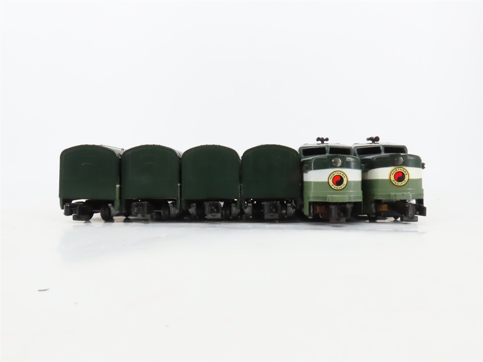 S Scale American Flyer NP Northern Pacific Diesel Passenger Set w/Track