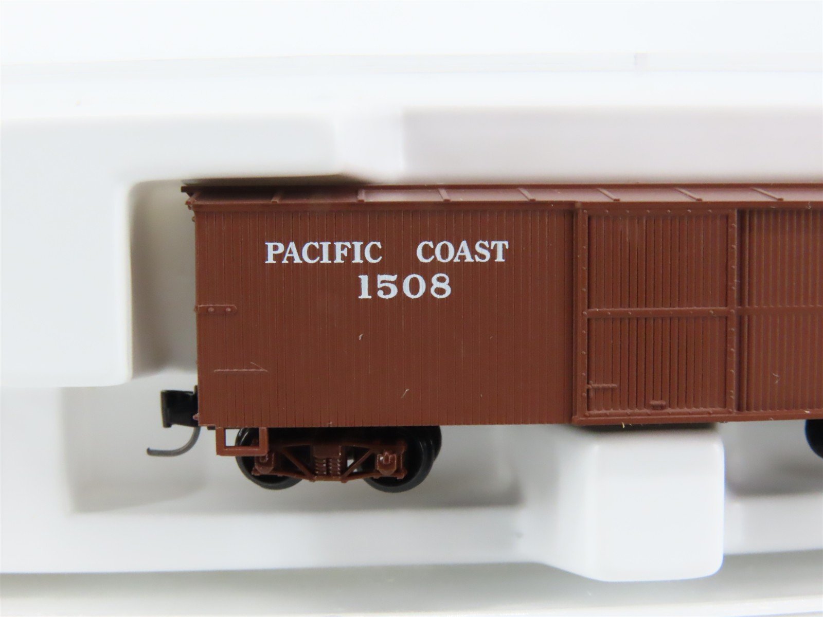 Nn3 Scale Micro-Trains MTL 15116 Pacific Coast Railway Single Door Box Car #1508