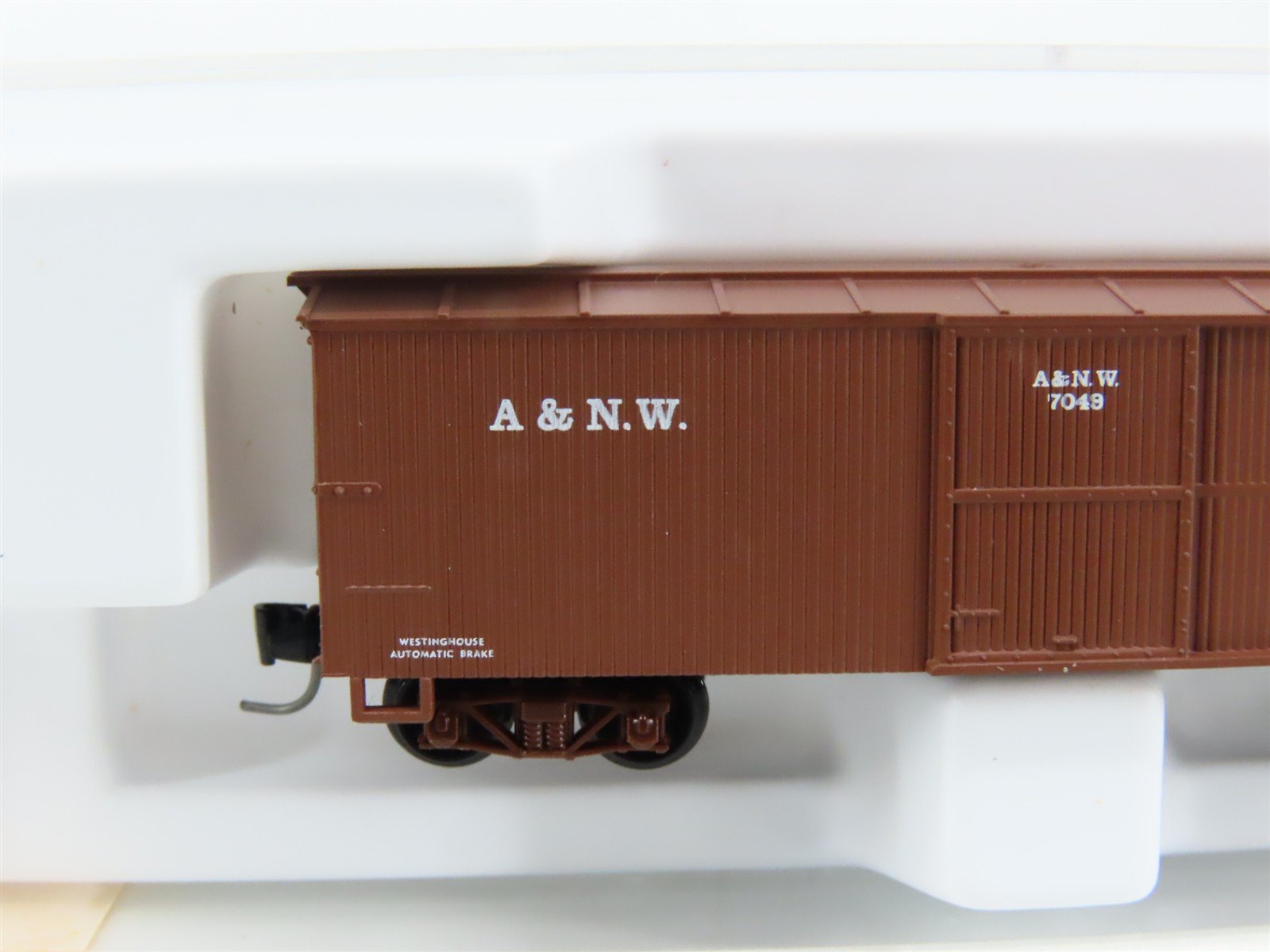 Nn3 Scale Micro-Trains MTL 15114 A&NW Austin & North Western 30' Box Car #7049