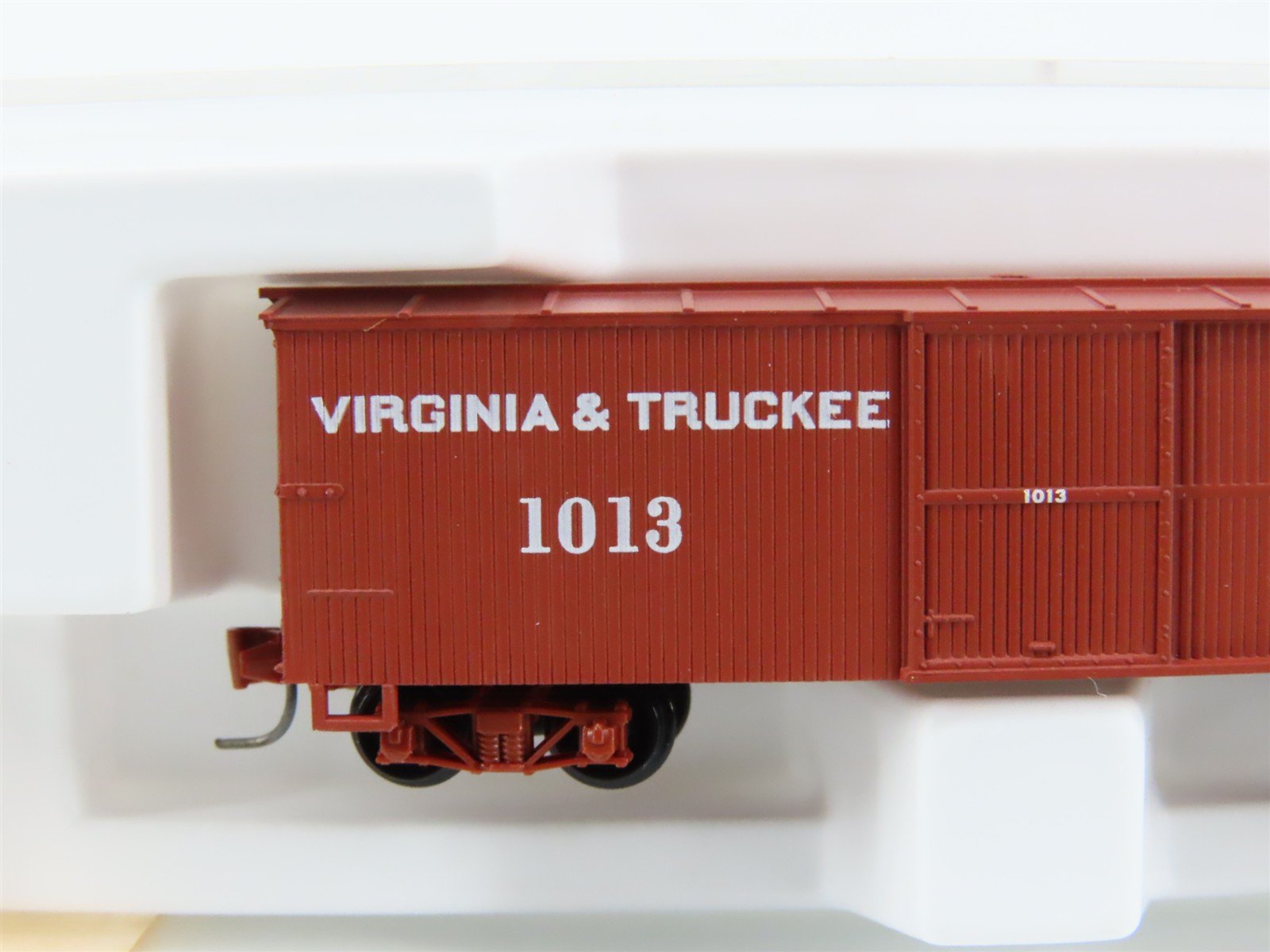 Nn3 Scale Micro-Trains MTL 15109 V&T Virginia & Truckee 30' Box Car #1013