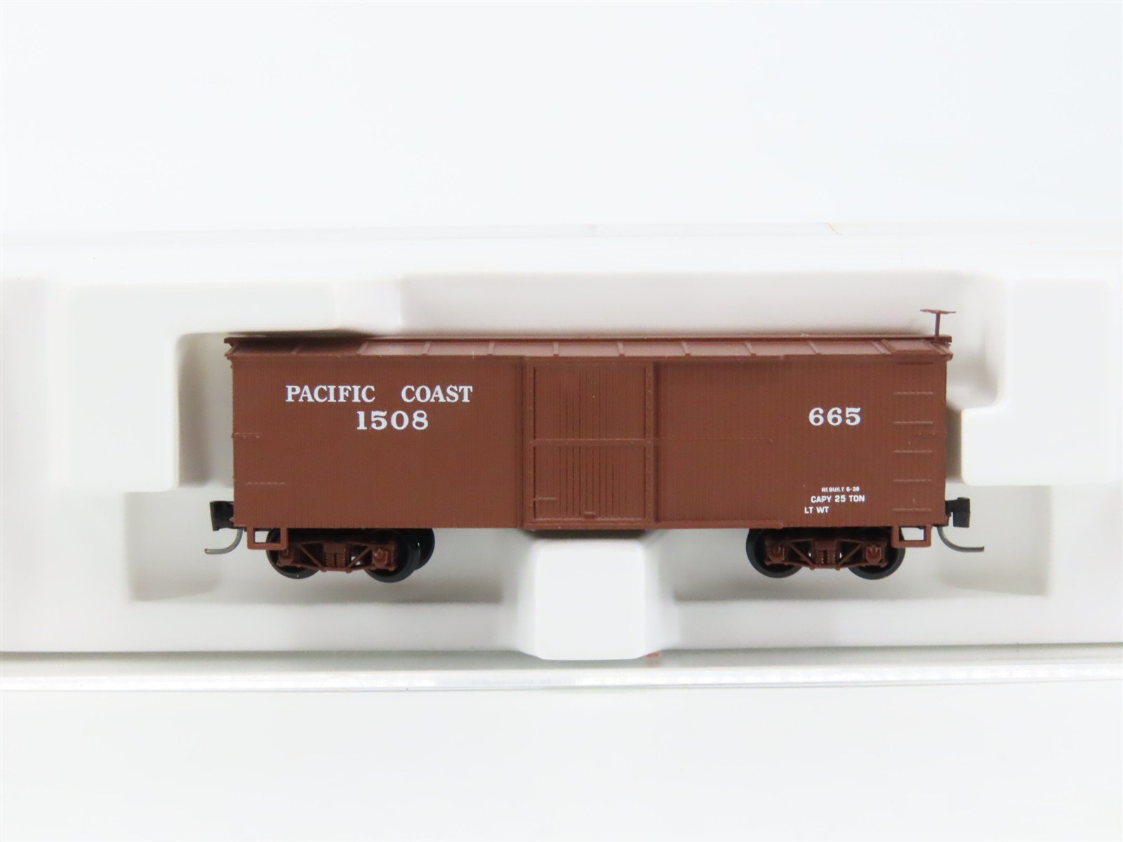 Nn3 Scale Micro-Trains MTL 15116 Pacific Coast Railway Single Door Box Car #665