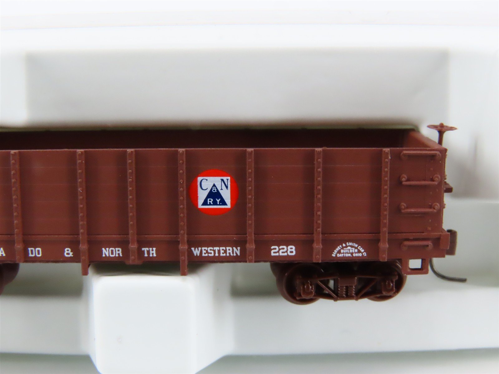 Nn3 Scale Micro-Trains MTL 15205 C&N Colorado & Northwestern Gondola #228