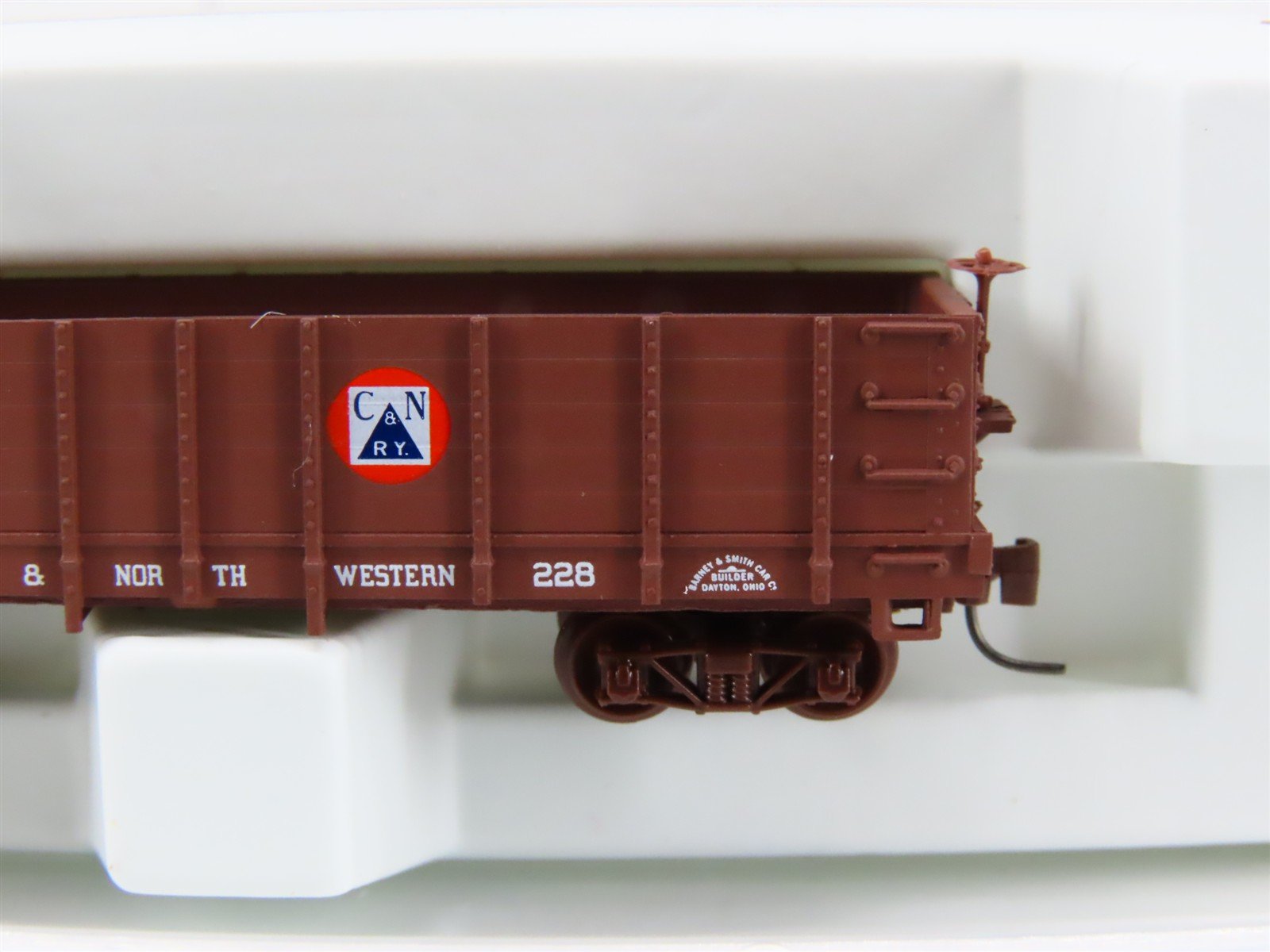 Nn3 Scale Micro-Trains MTL 15205 C&N Colorado & Northwestern Gondola #228