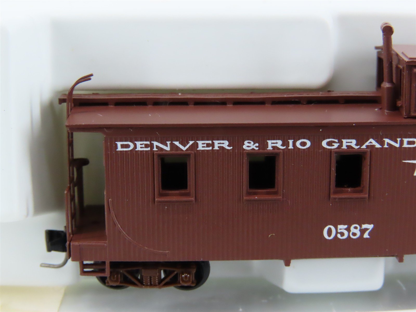 Nn3 Scale Micro-Trains MTL 15701 D&RGW Rio Grande Railroad Cupola Caboose #0587