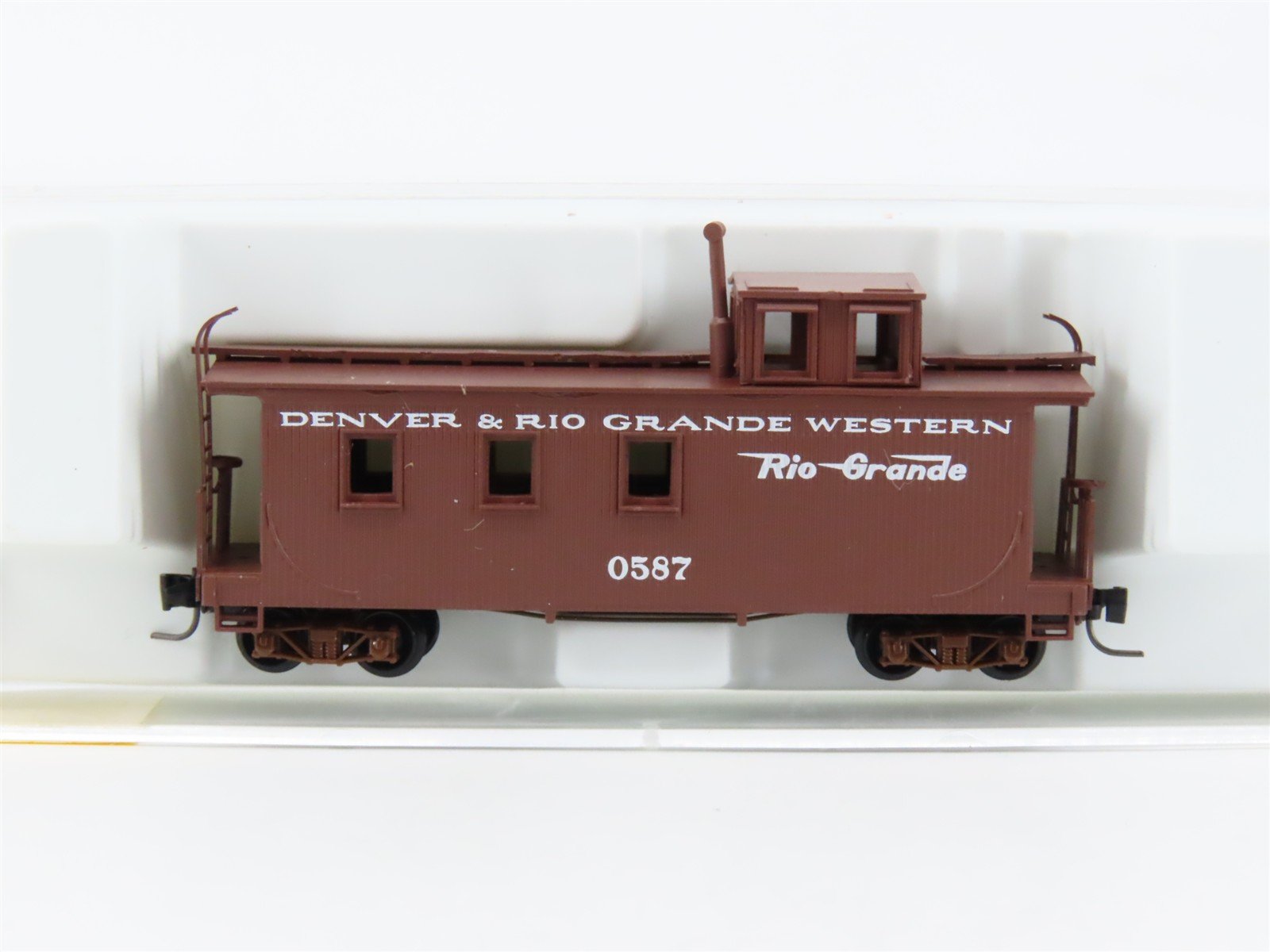 Nn3 Scale Micro-Trains MTL 15701 D&RGW Rio Grande Railroad Cupola Caboose #0587