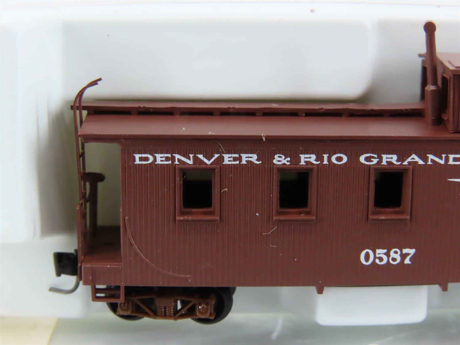 Nn3 Scale Micro-Trains MTL 15701 D&RGW Rio Grande Railroad Cupola Caboose #0587
